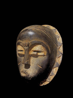 African mask of the Gugu tribe The face of the sun a special