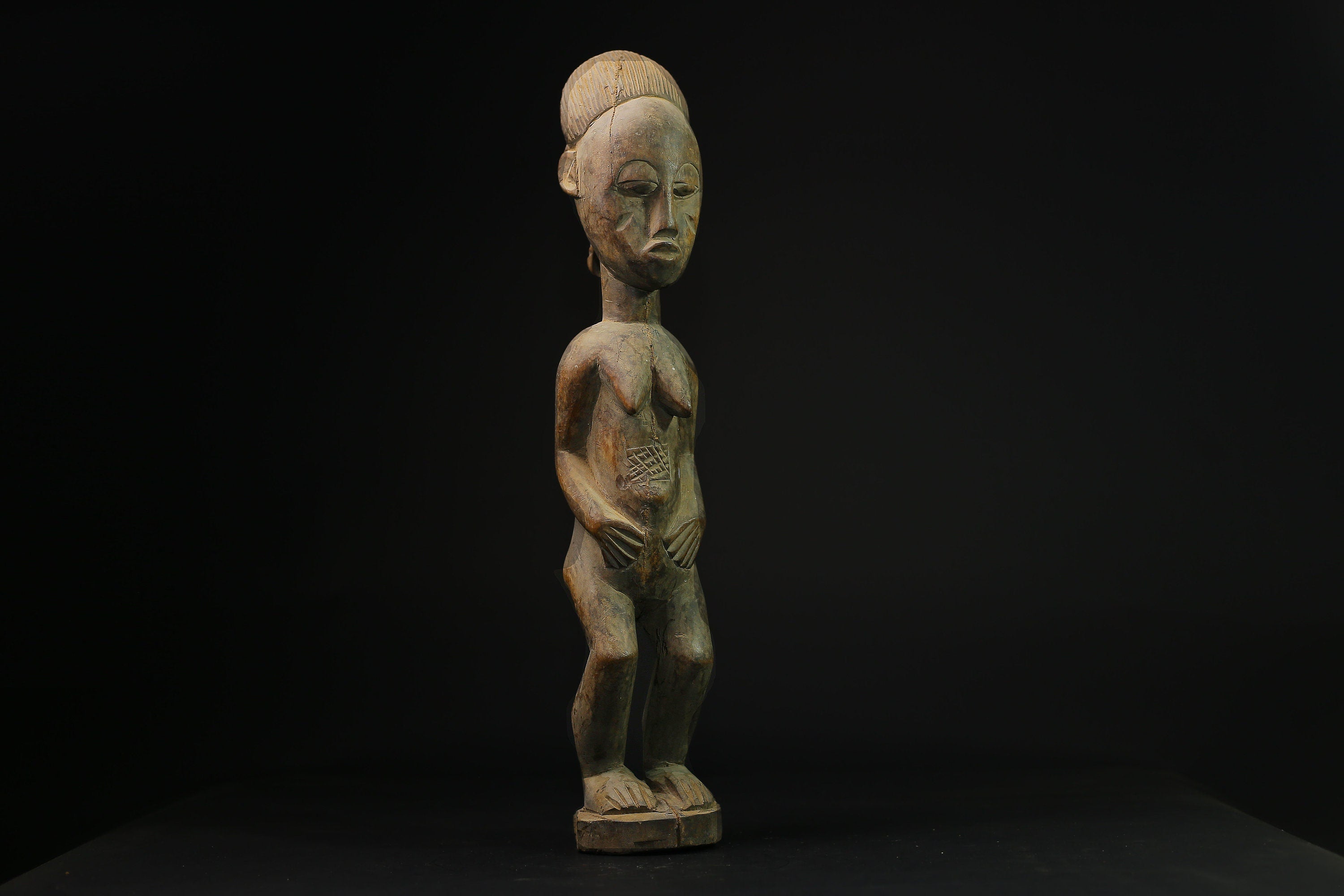 African sculpture from the African Hakan tribe Gif a wooden sculpture-G2107