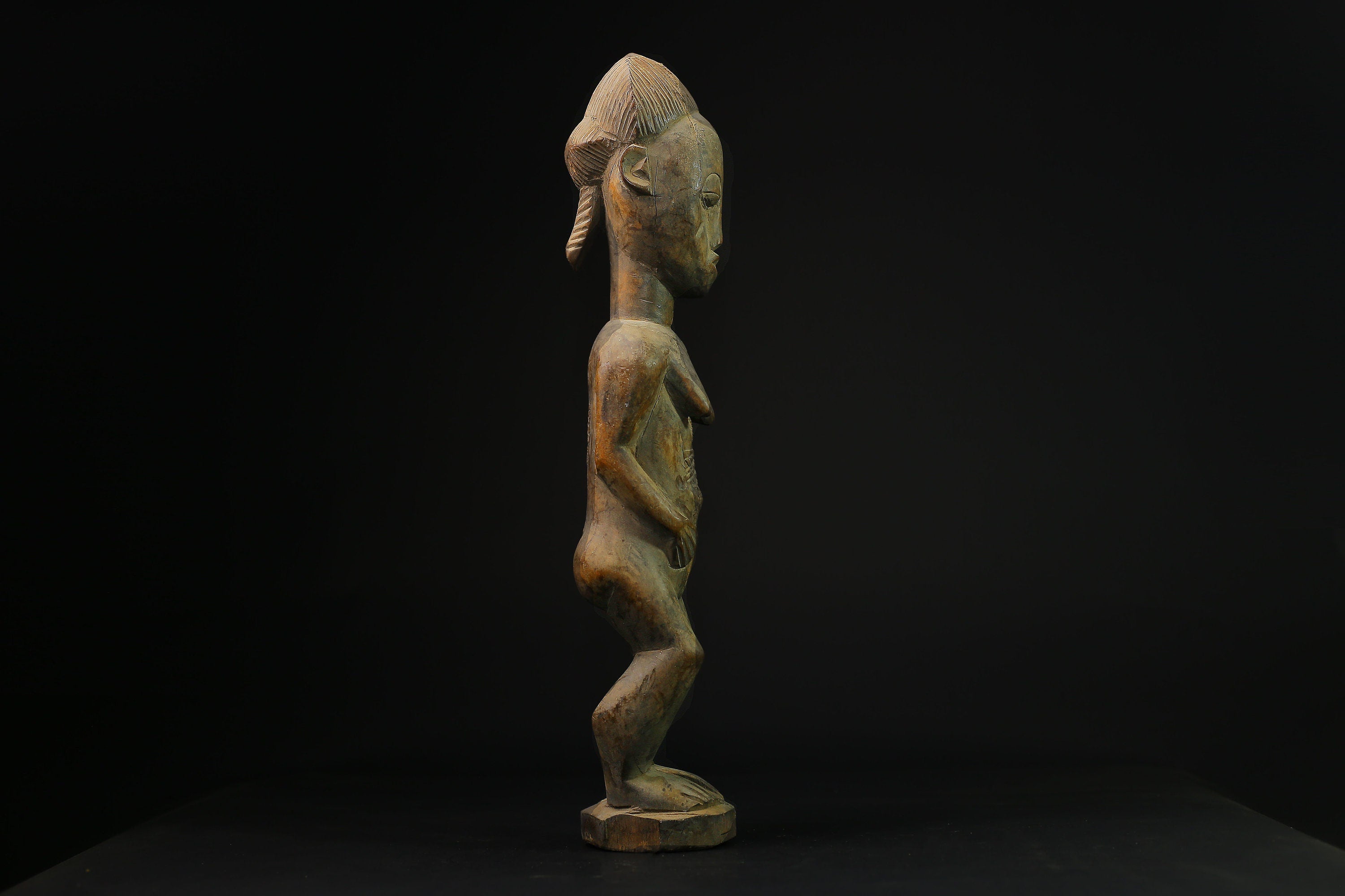 African sculpture from the African Hakan tribe Gif a wooden sculpture-G2107