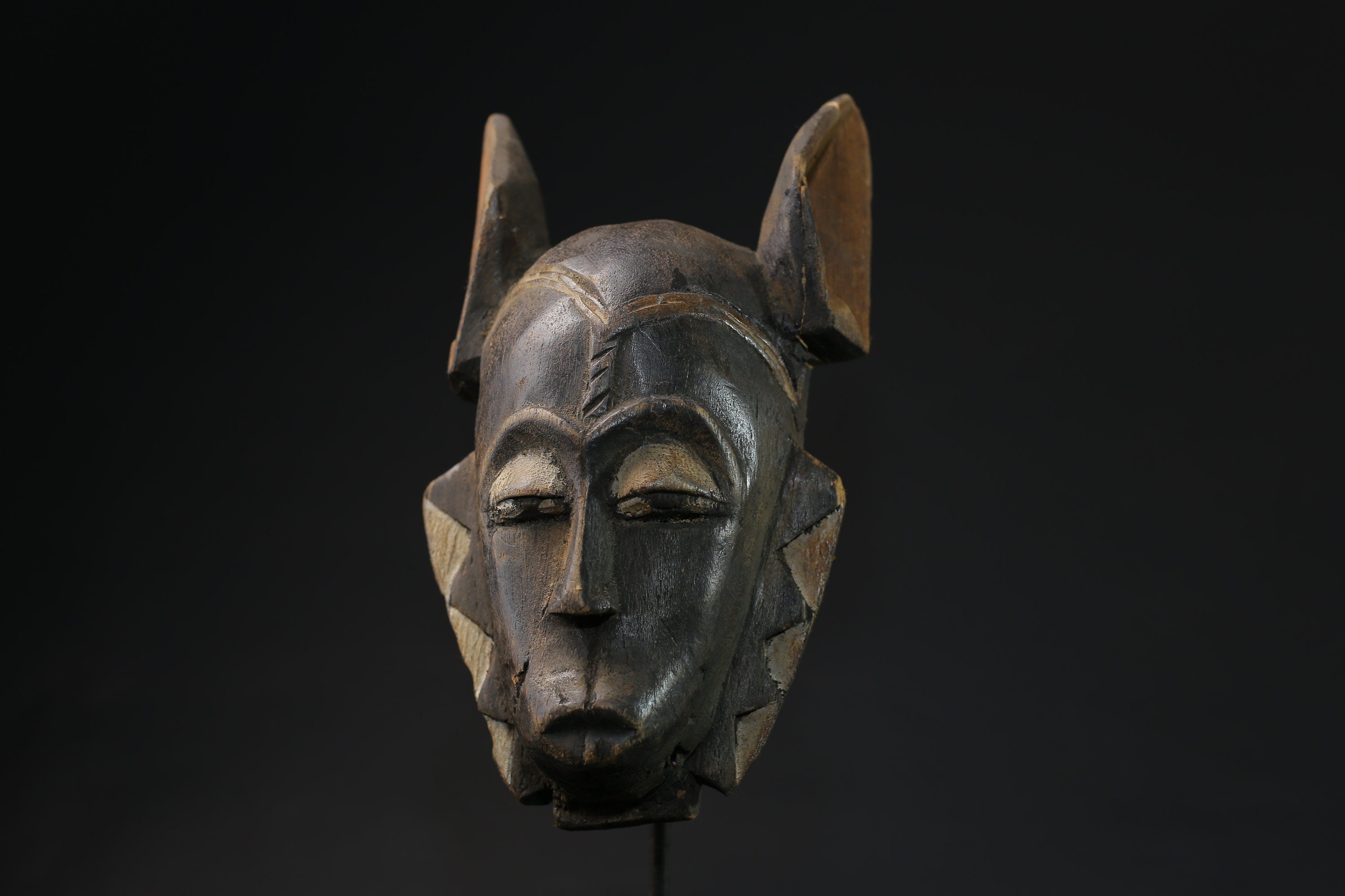 African Tribal Face Mask Wood Hand Carved Vintage Wall Hanging Guro mask-5394