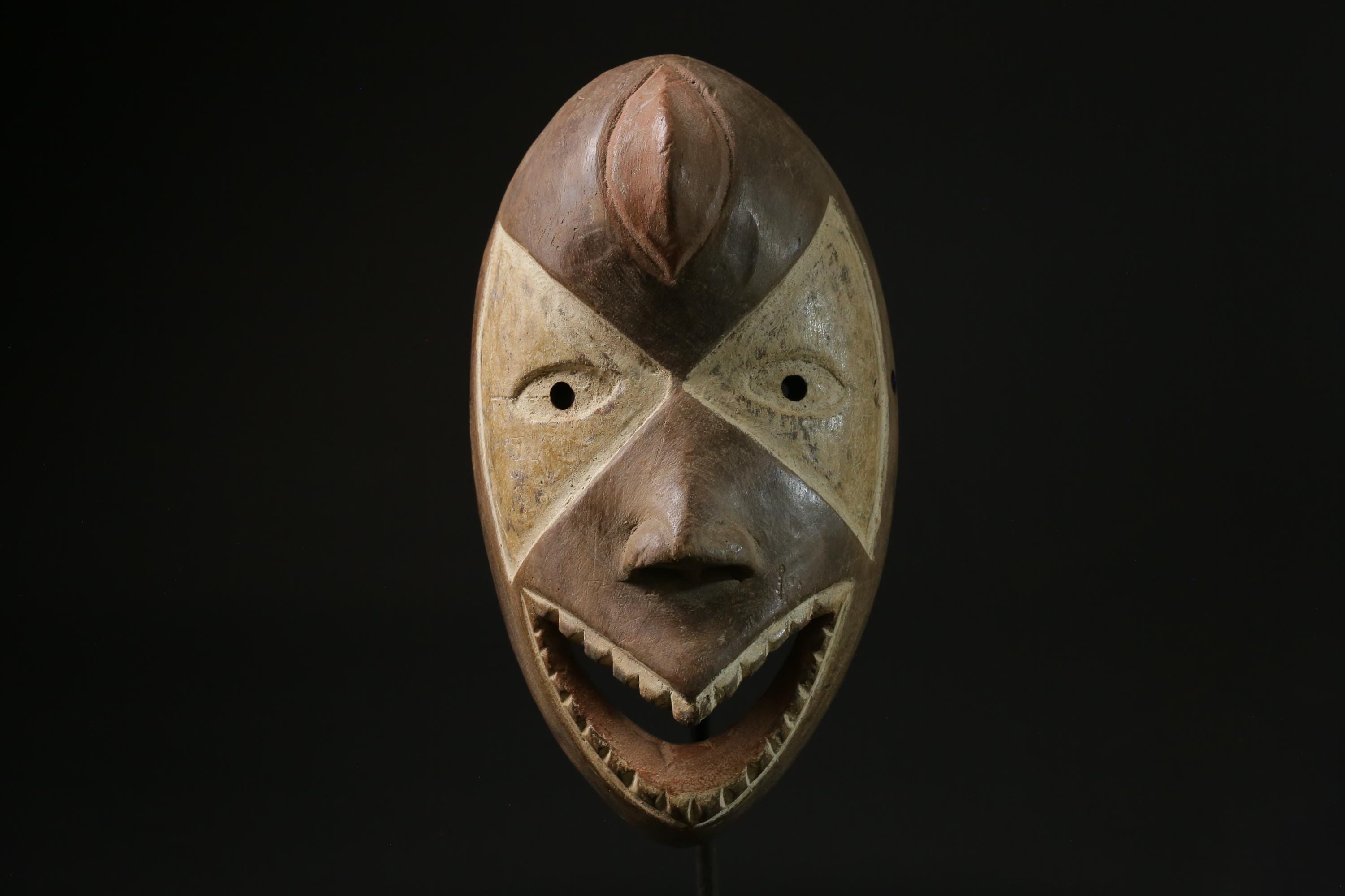 African Tribal Face Mask Wood Hand Carved Vintage Wall Hanging LEGA masks for wall-6838