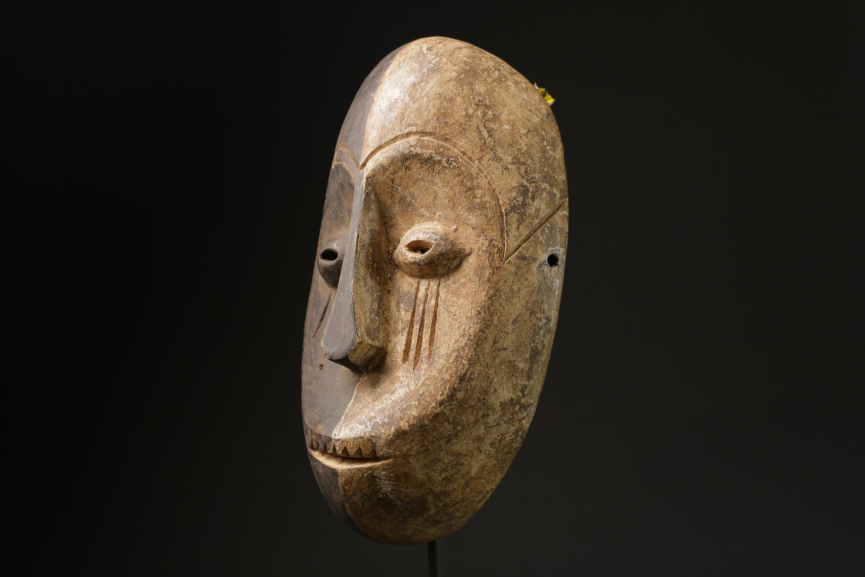African Tribal Face Mask Wood Hand Carved Vintage Wall Hang Passport Mask-5605