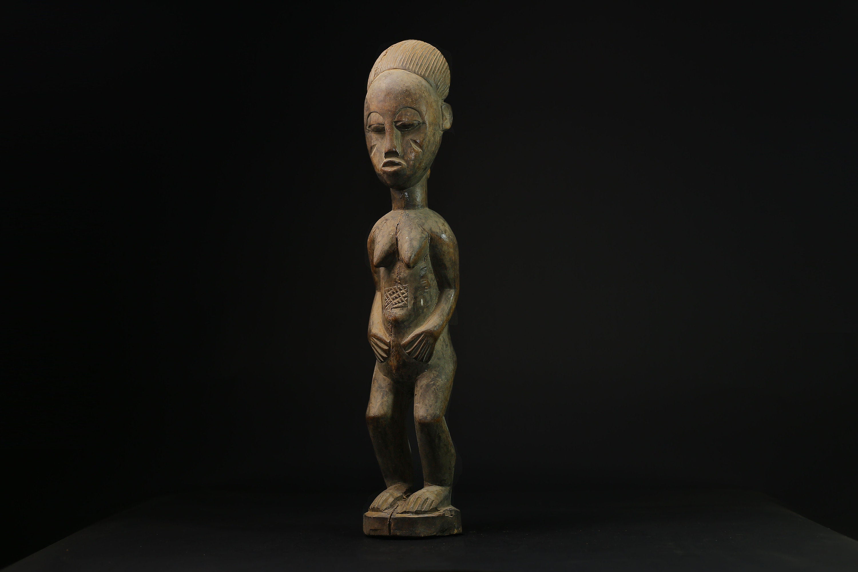 African sculpture from the African Hakan tribe Gif a wooden sculpture-G2107