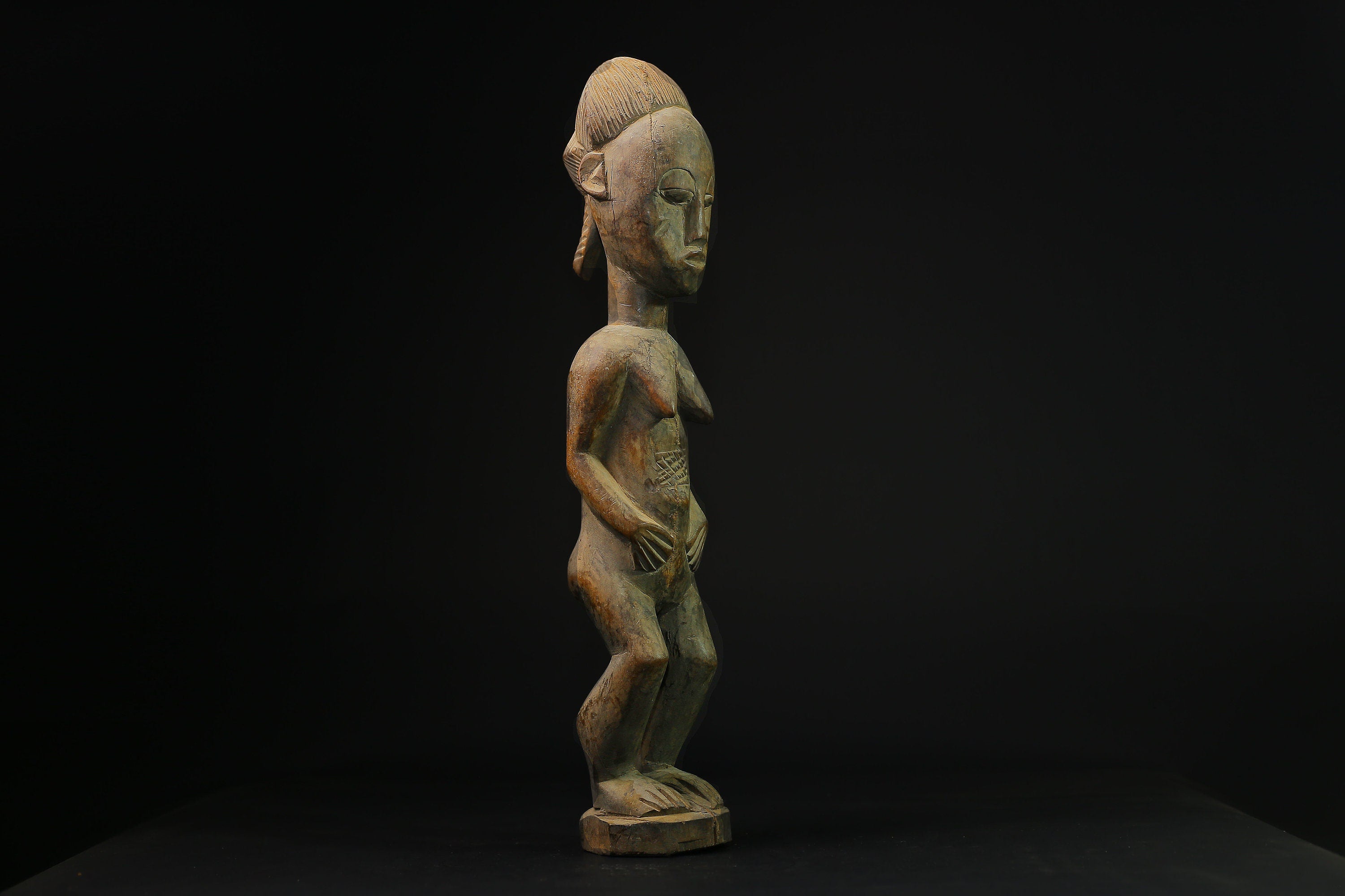 African sculpture from the African Hakan tribe Gif a wooden sculpture-G2107