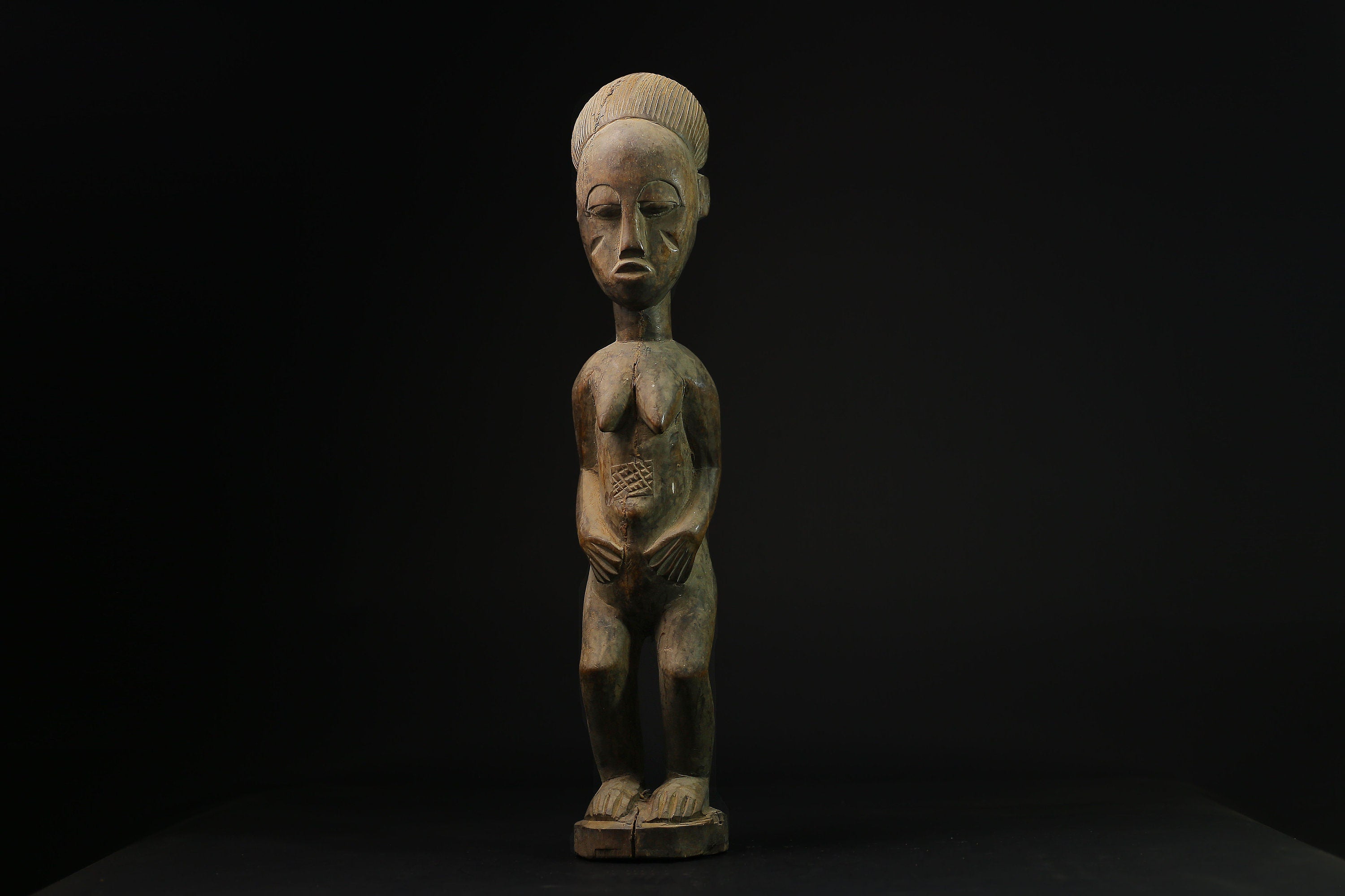 African sculpture from the African Hakan tribe Gif a wooden sculpture-G2107