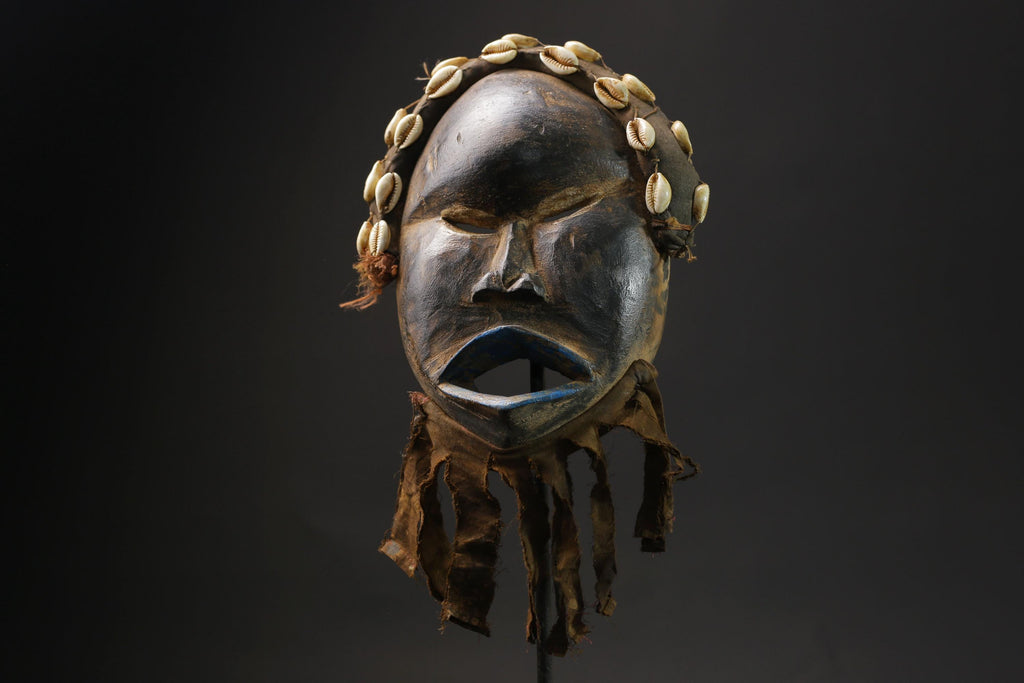 African Tribal Face Mask Wood Hand Carved Vintage Wall Hanging Dan mask masks for wall -G2390