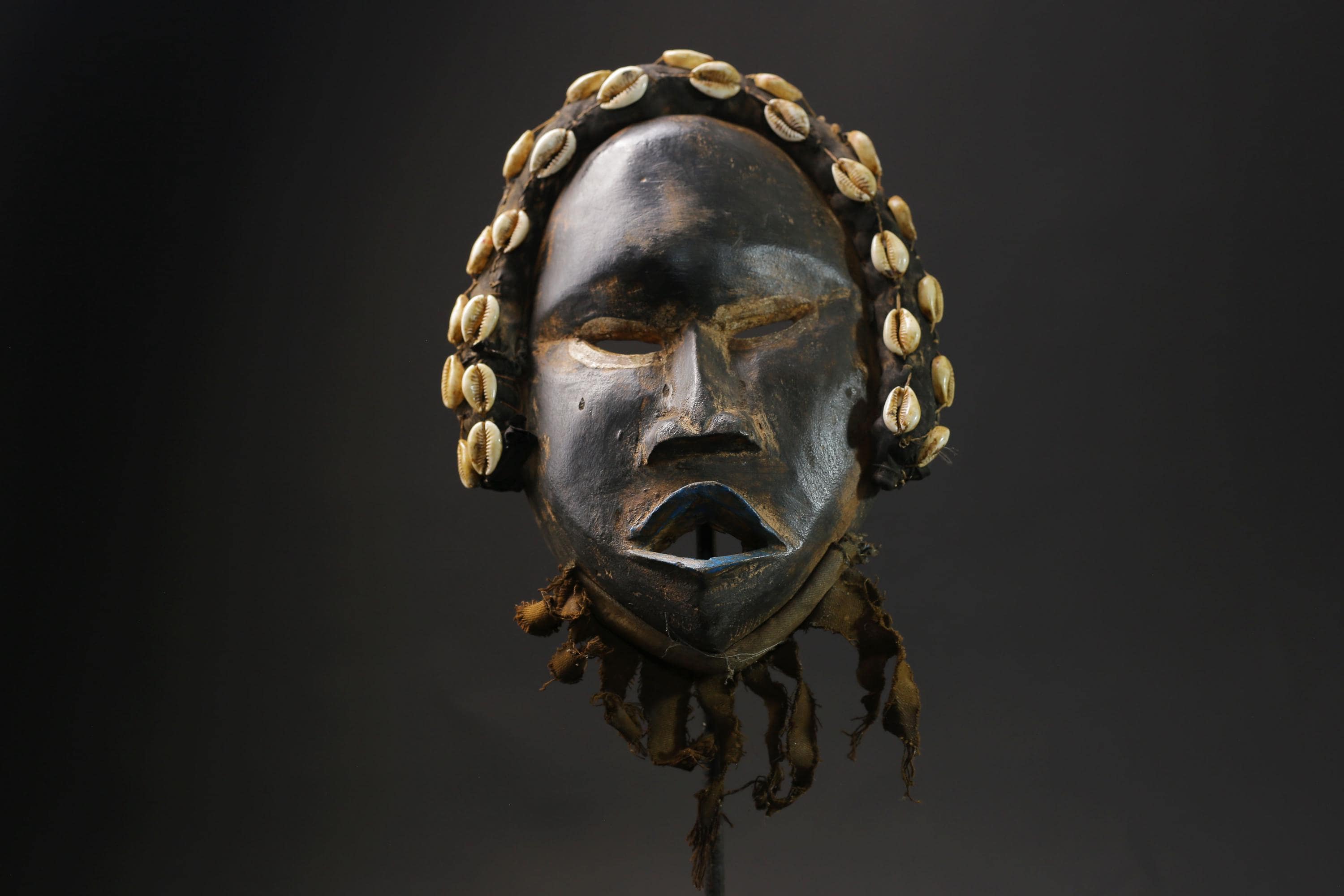 African Tribal Face Mask Wood Hand Carved Vintage Wall Hanging Dan mask masks for wall -G2392