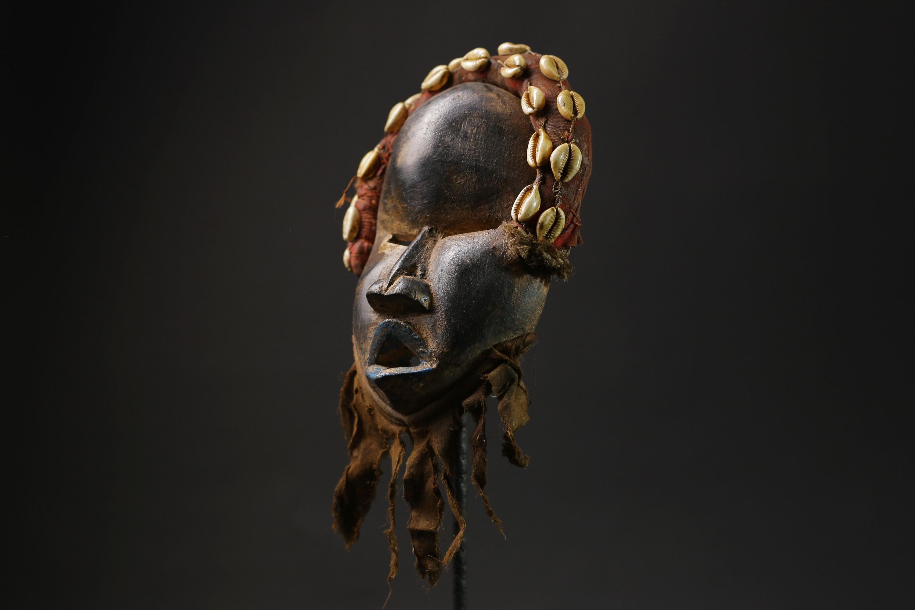 African Tribal Face Mask Wood Hand Carved Vintage Wall Hanging Dan mask masks for wall -G2394