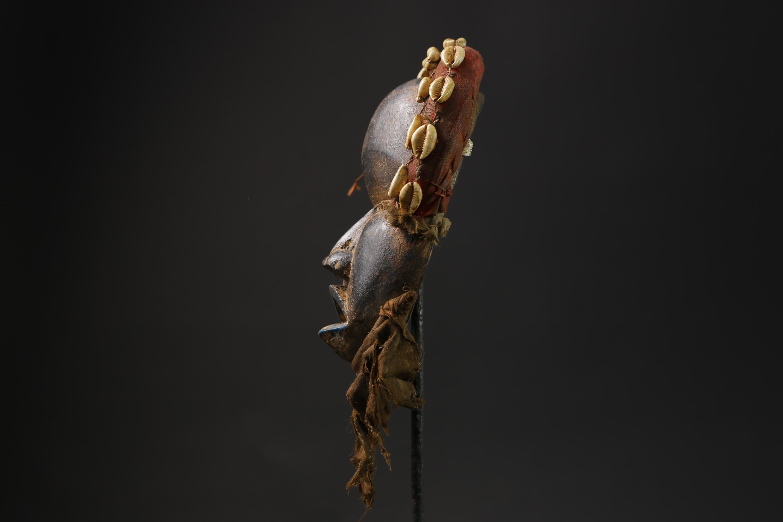 African Tribal Face Mask Wood Hand Carved Vintage Wall Hanging Dan mask masks for wall -G2394