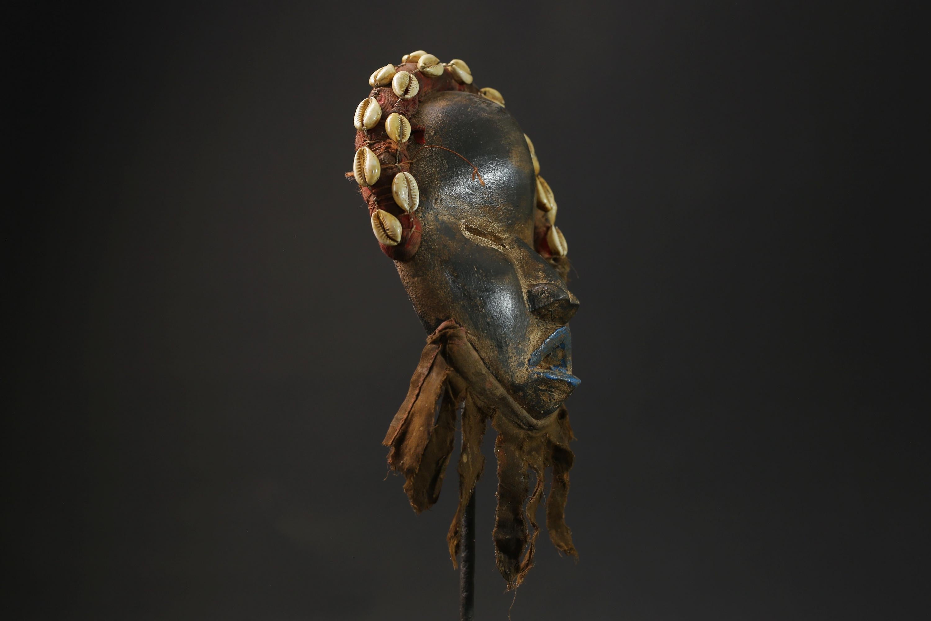 African Tribal Face Mask Wood Hand Carved Vintage Wall Hanging Dan mask masks for wall -G2394