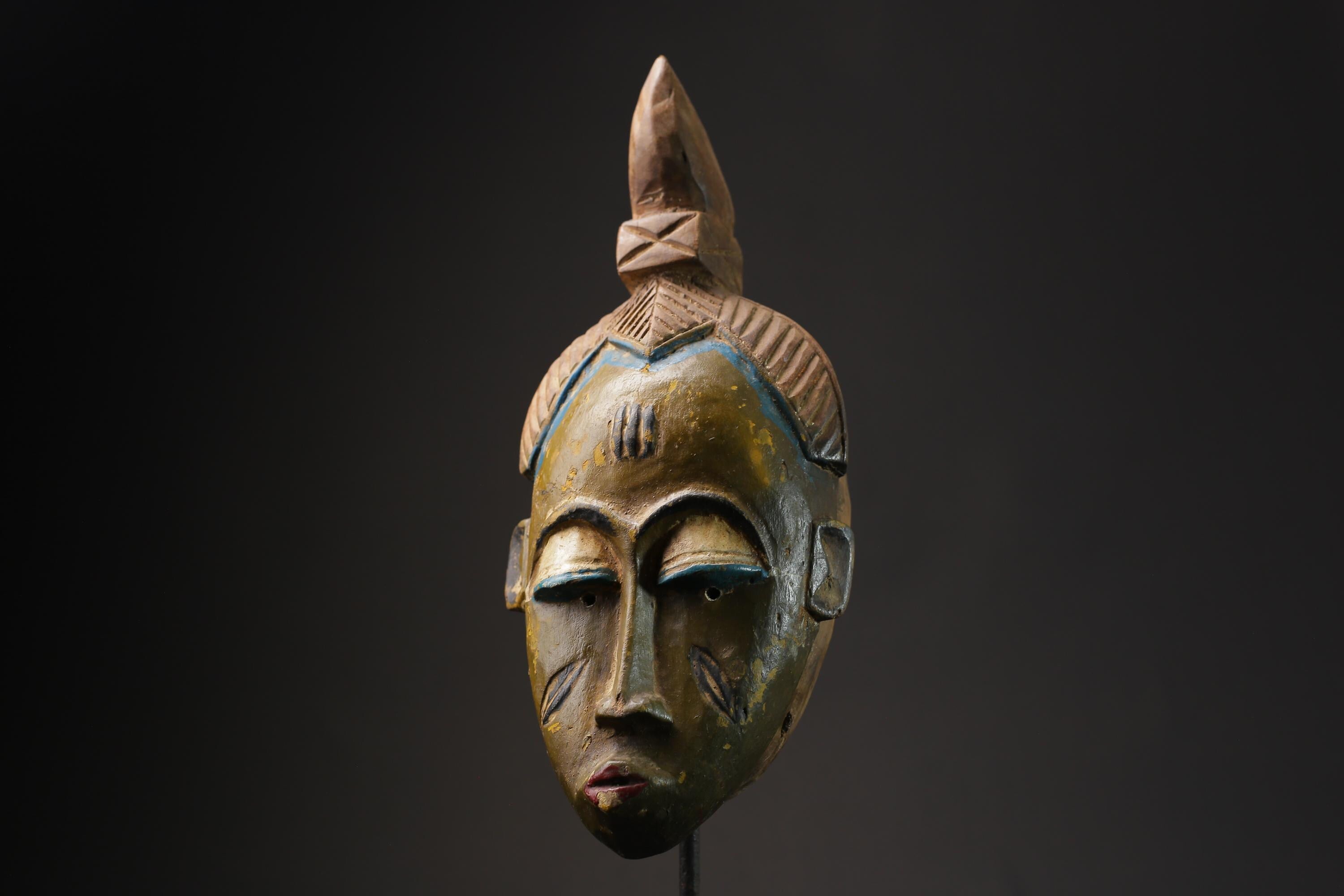 African Tribal Face Mask Wood Hand Carved Wall Hanging Guro Mask Baule masks for wall-G2420