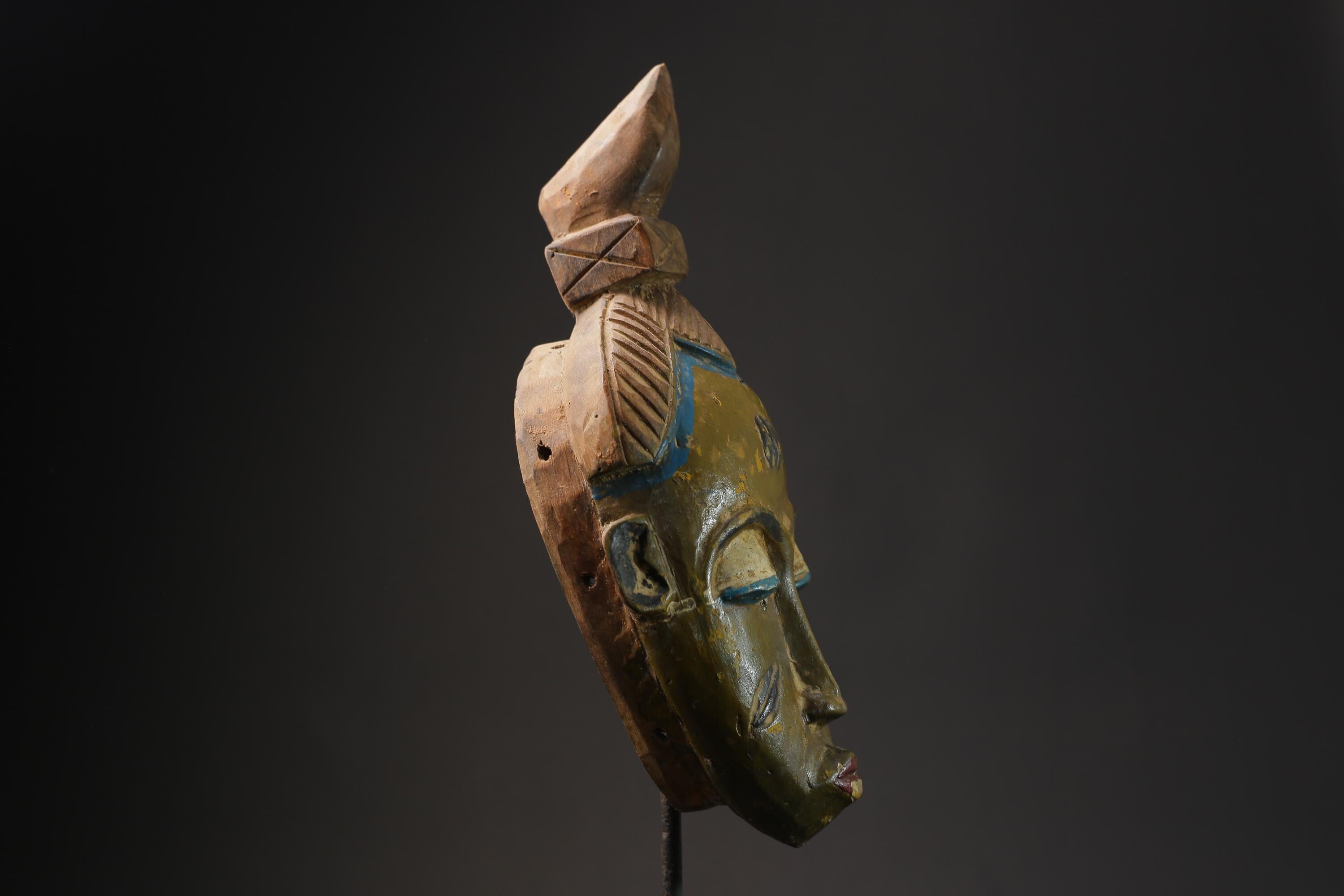 African Tribal Face Mask Wood Hand Carved Wall Hanging Guro Mask Baule masks for wall-G2420