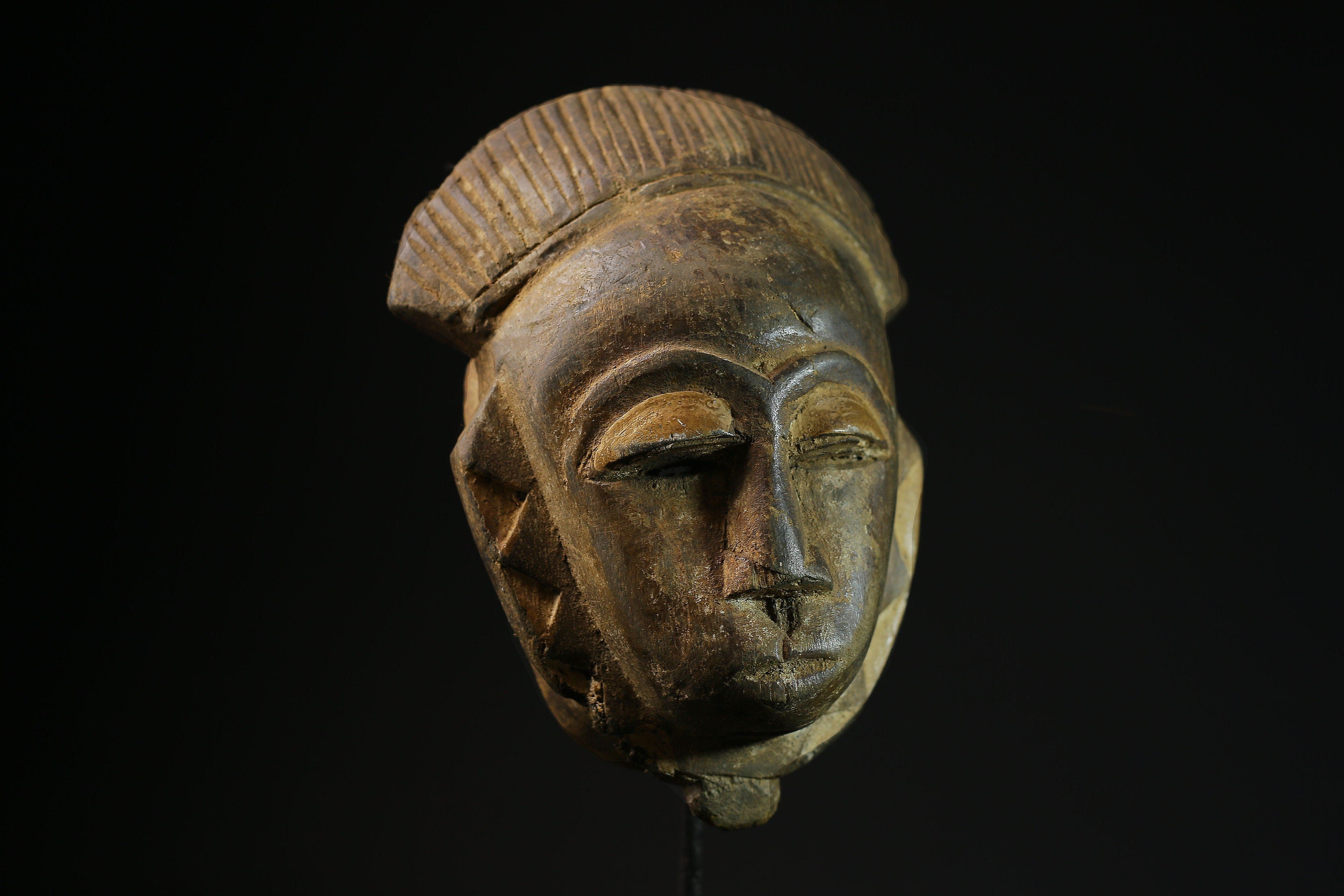 African Mask - Hand-Carved Guro Baule Wooden Wall Art, Unique Tribal Figurine, Vintage Sculpture for Home Décor & Collectible Display -5381