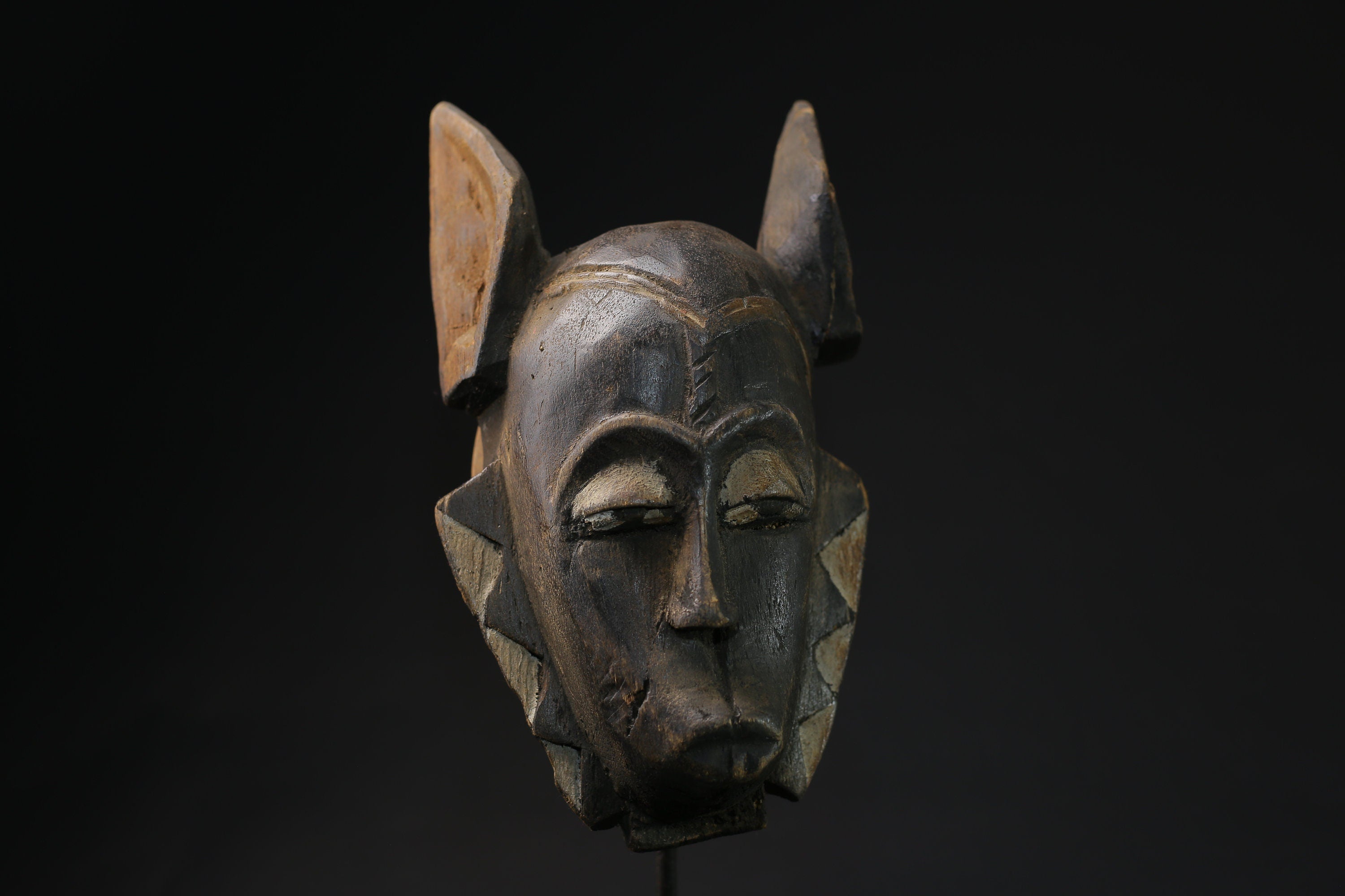 African Tribal Face Mask Wood Hand Carved Vintage Wall Hanging Guro mask-5394