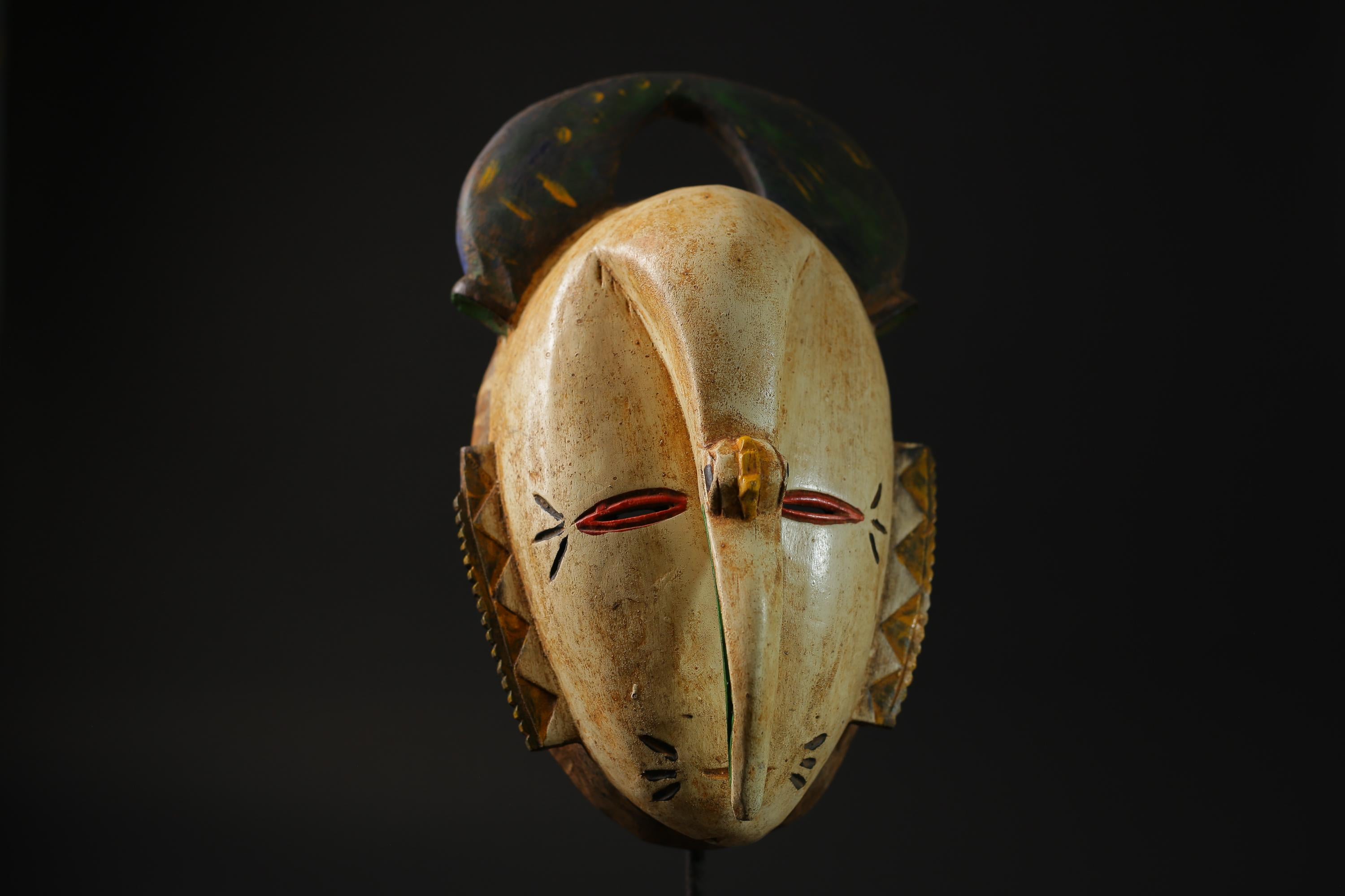 African Tribal Art Wooden Carved Mask Ngongo munune Ding Home Décor-8404
