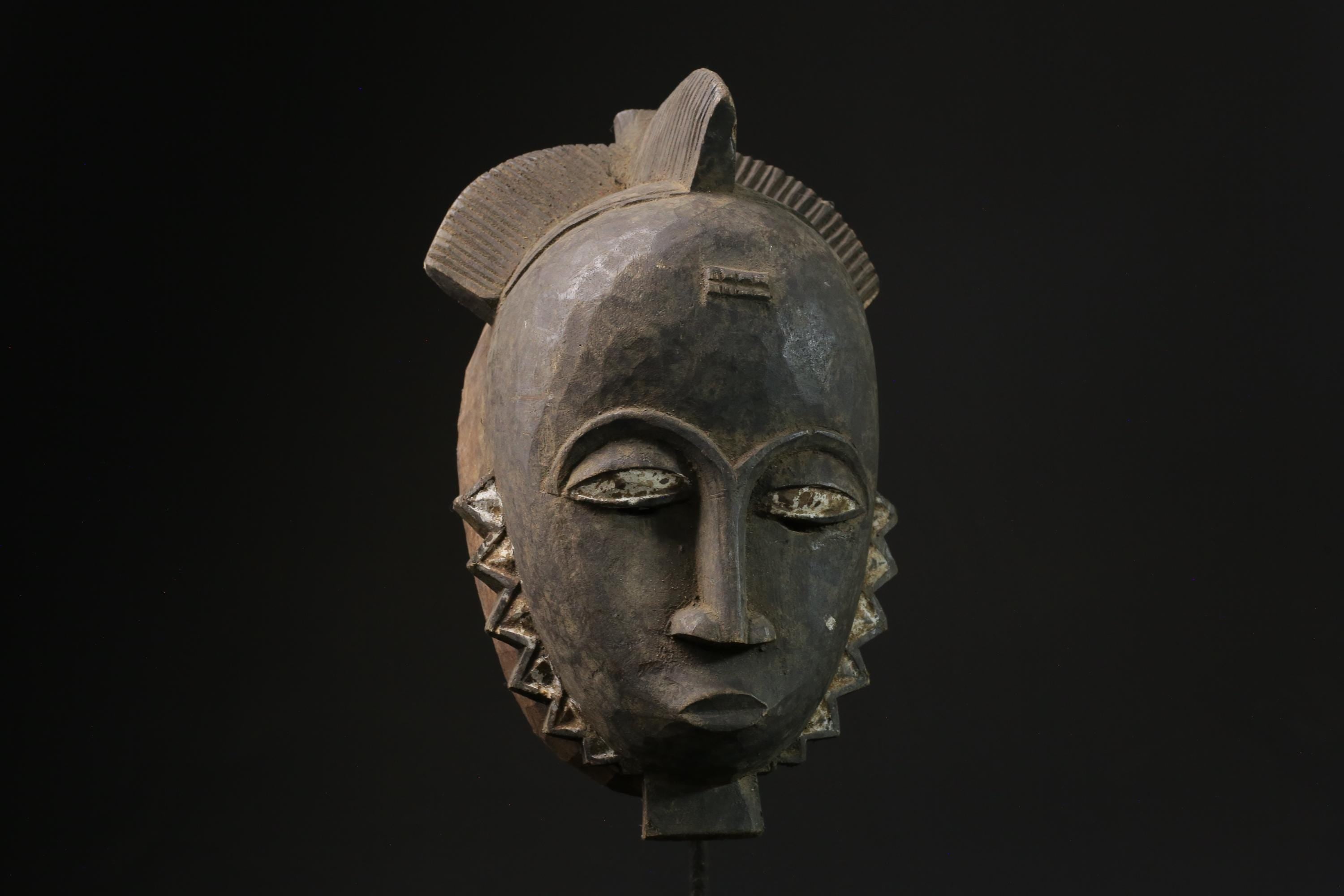 African ART Vintage Hand Carved Wooden Baule GURO mask carved in wood-5422