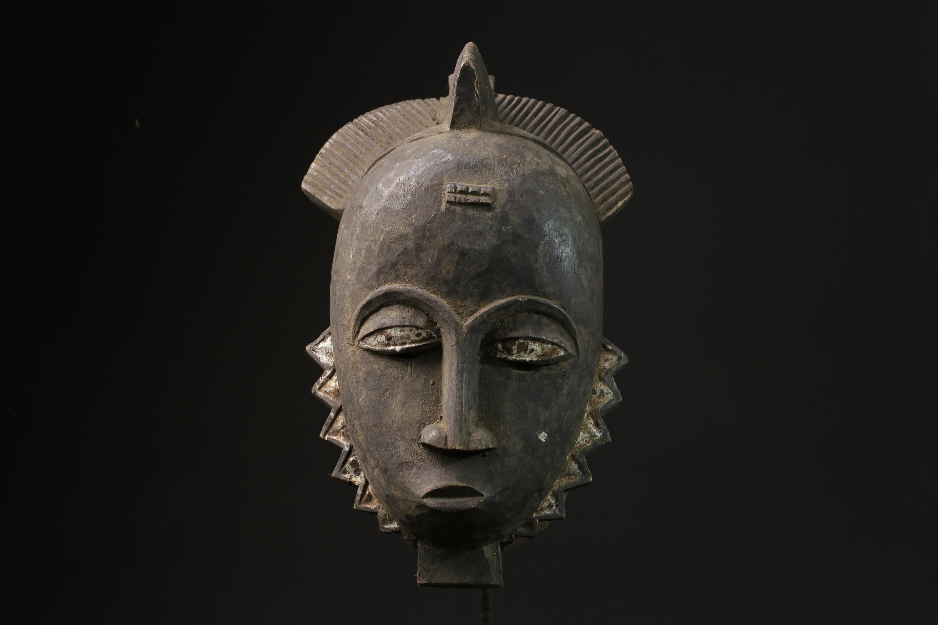 African ART Vintage Hand Carved Wooden Baule GURO mask carved in wood-5422