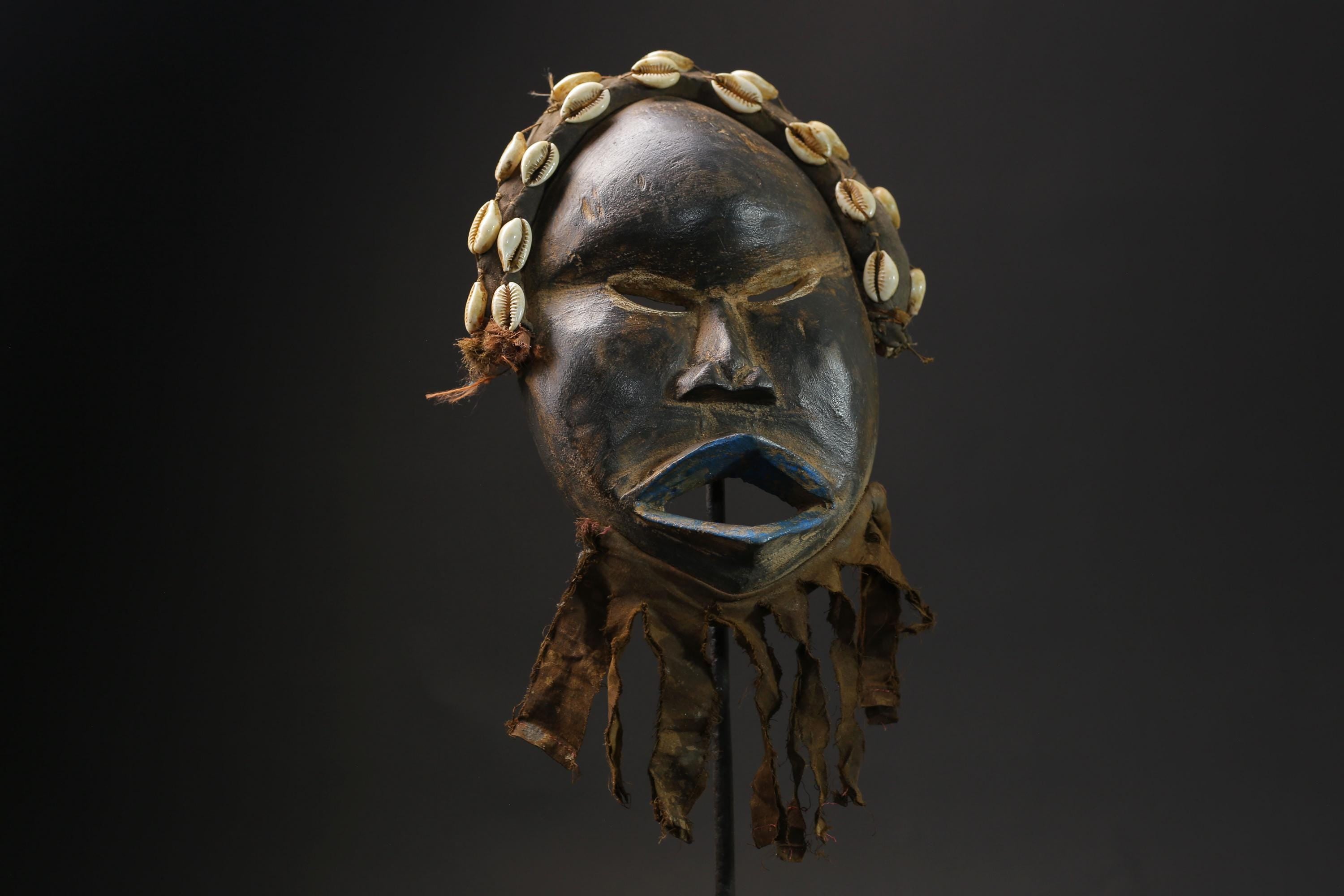 African Tribal Face Mask Wood Hand Carved Vintage Wall Hanging Dan mask masks for wall -G2390