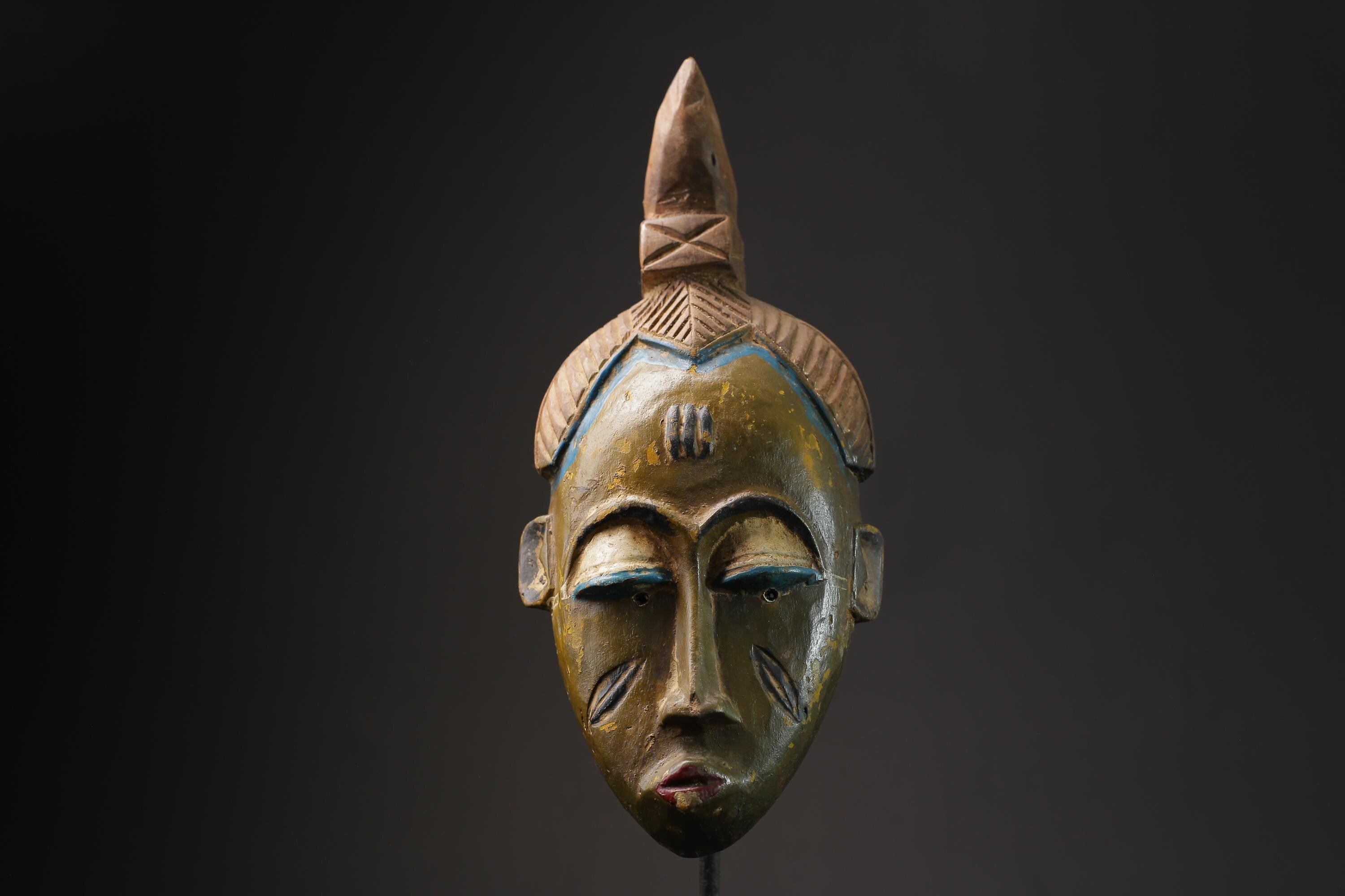 African Tribal Face Mask Wood Hand Carved Wall Hanging Guro Mask Baule masks for wall-G2420