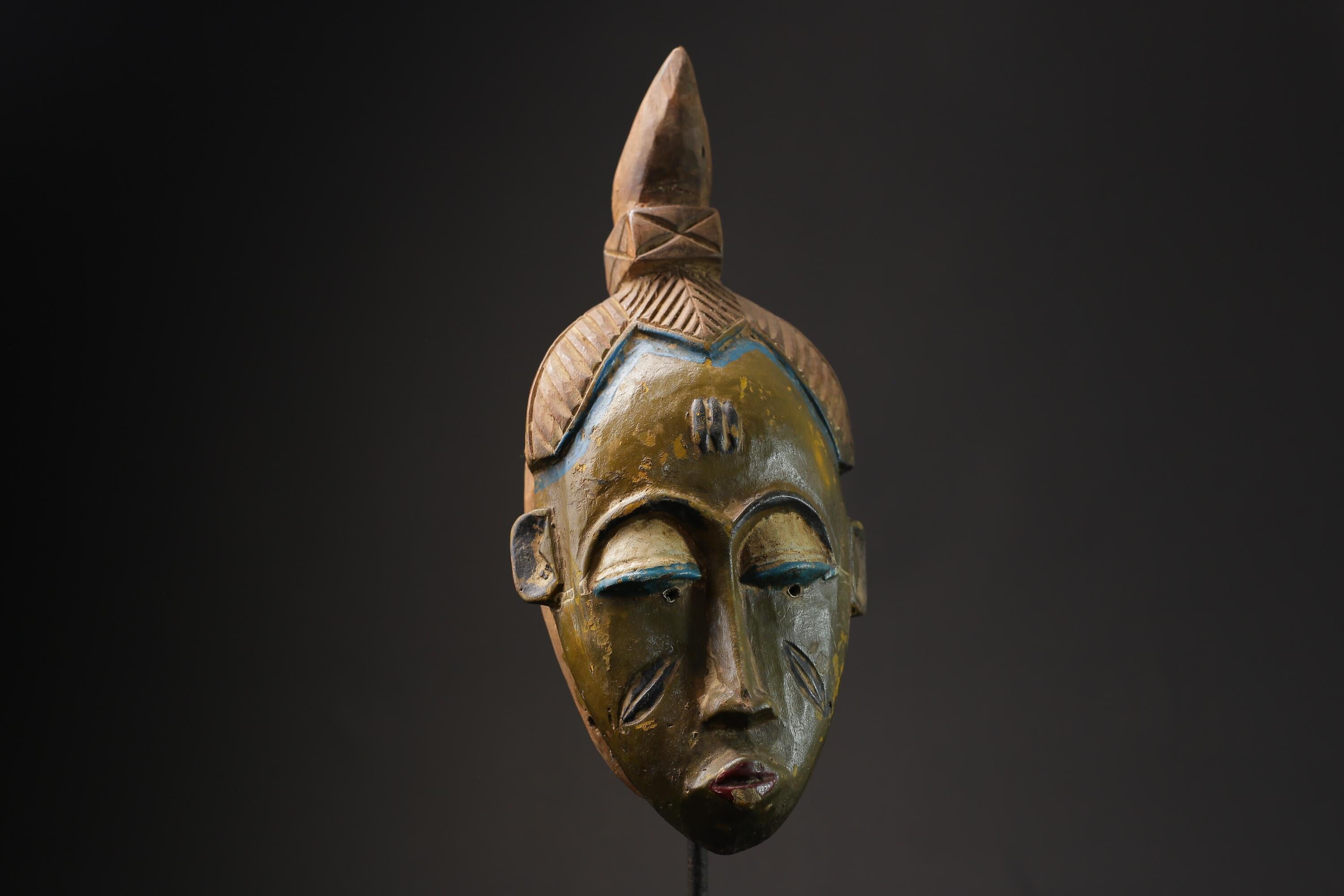 African Tribal Face Mask Wood Hand Carved Wall Hanging Guro Mask Baule masks for wall-G2420