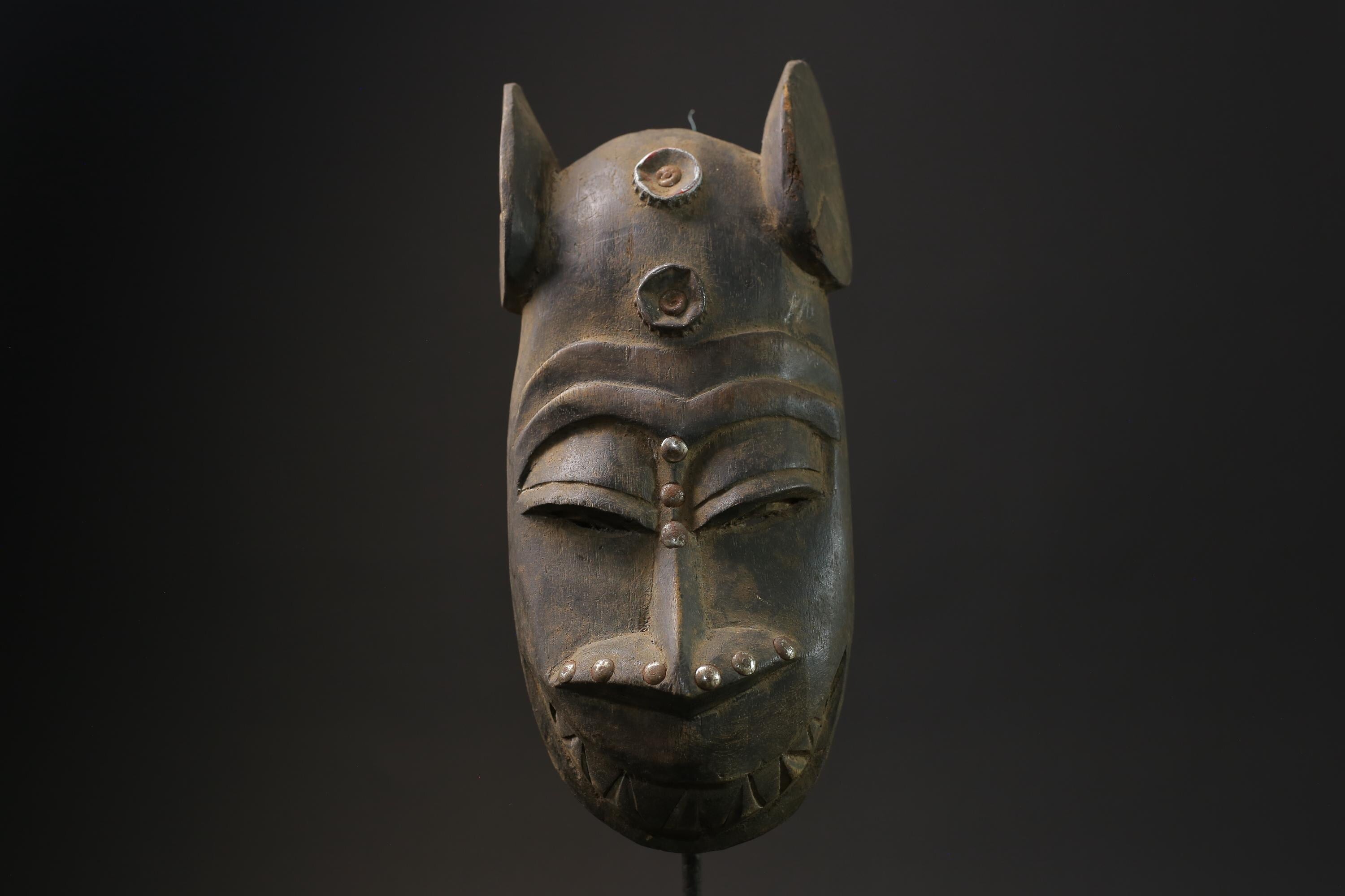 African Mask Antiques Tribal Face Vintage Wood Carved Yaure Guro masks for wall-8548