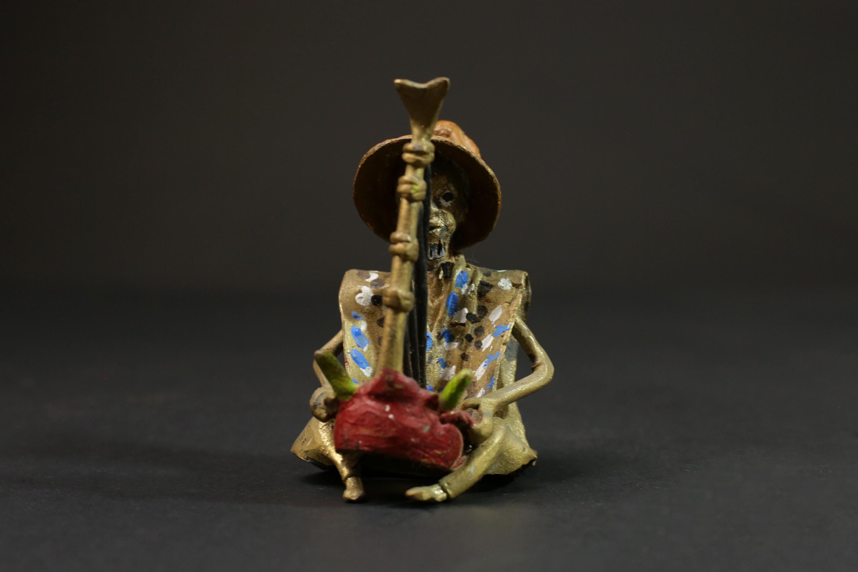 African Brass Tribal Musician With Rare Musical Instrument Benin Dogon wax-G2856