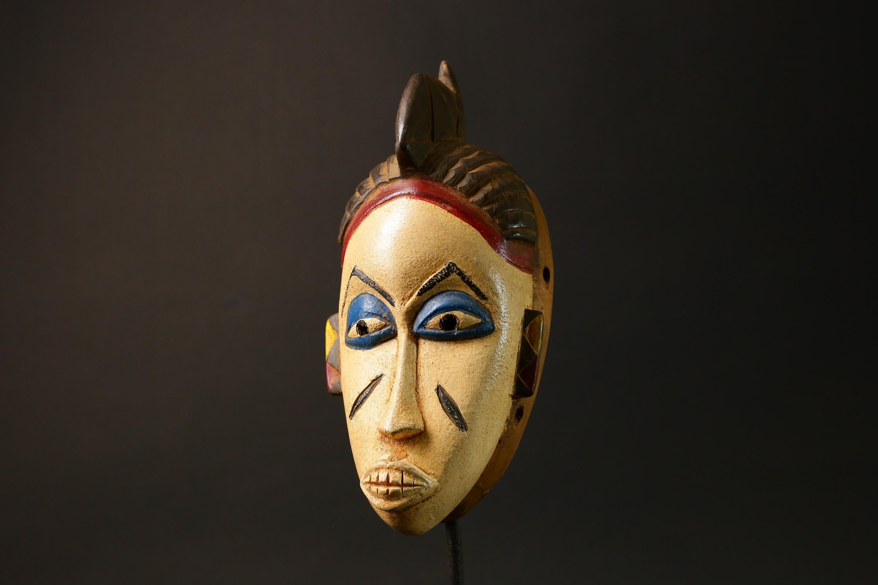 African Mask Traditional White Wood Guru Tribal Mask Celebrating Heritage Masks for wall-G3015