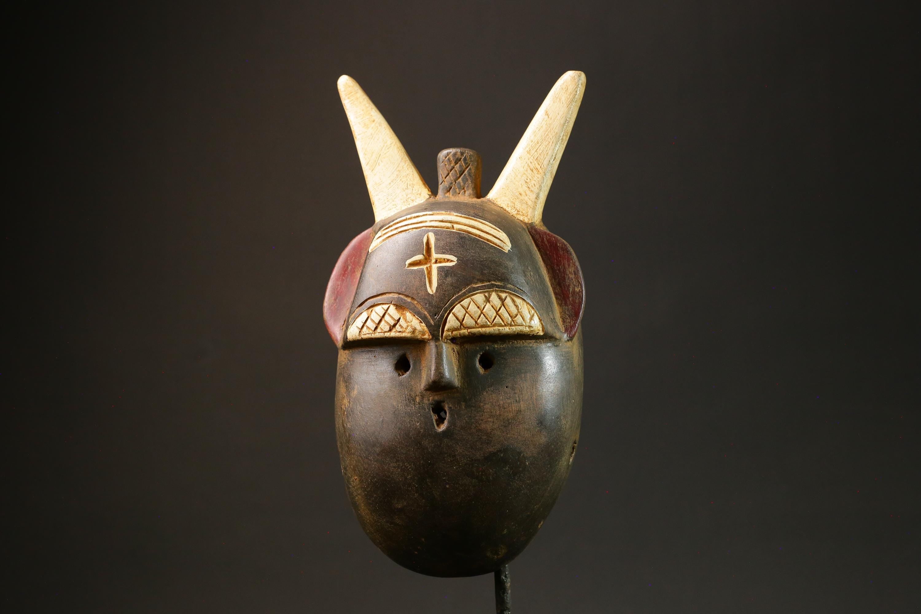 African Mask Toma Handcrafted Wooden Face Portrait with Horns Wall Decor Masks for wall-G3046