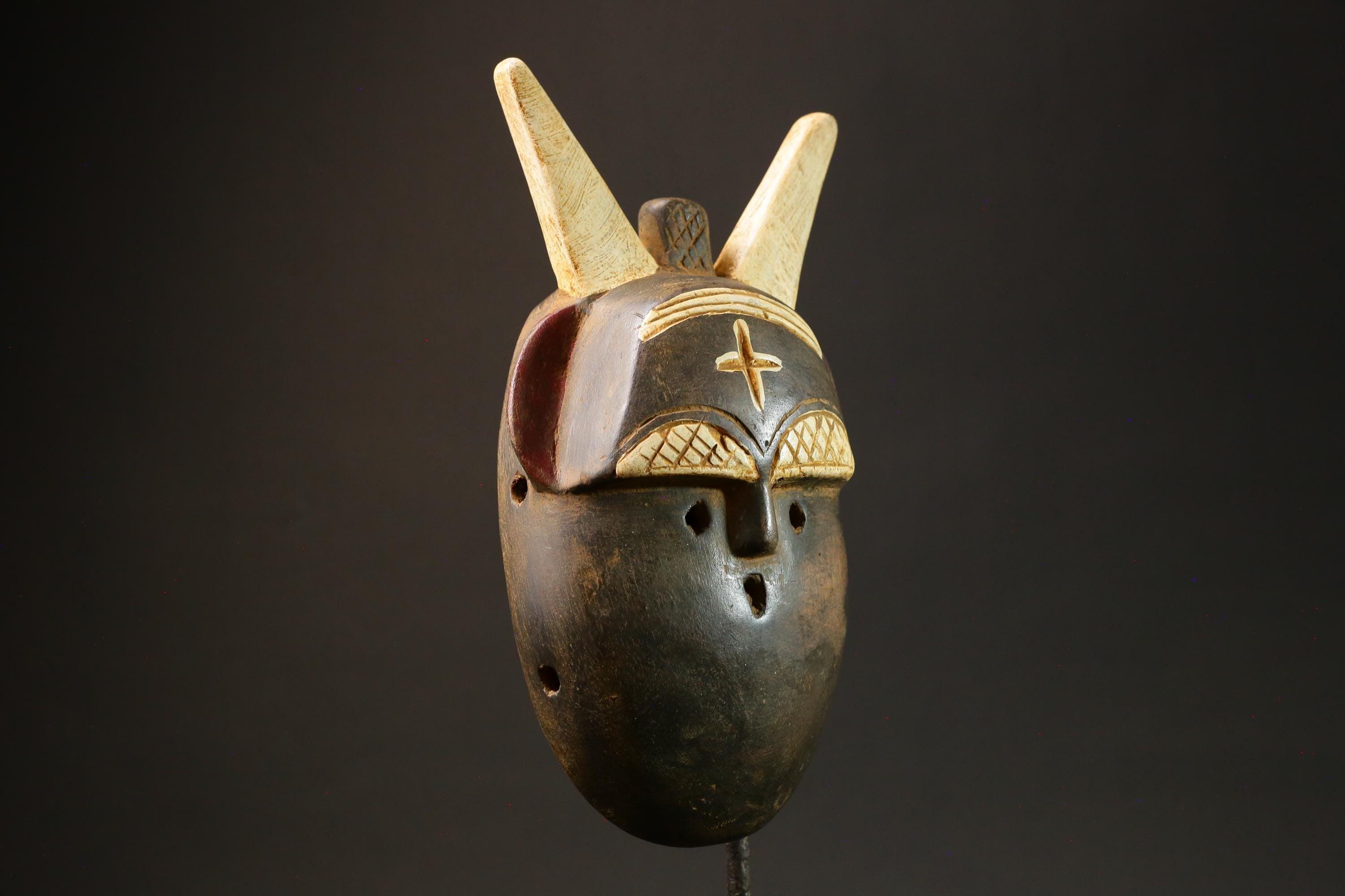 African Mask Toma Handcrafted Wooden Face Portrait with Horns Wall Decor Masks for wall-G3046