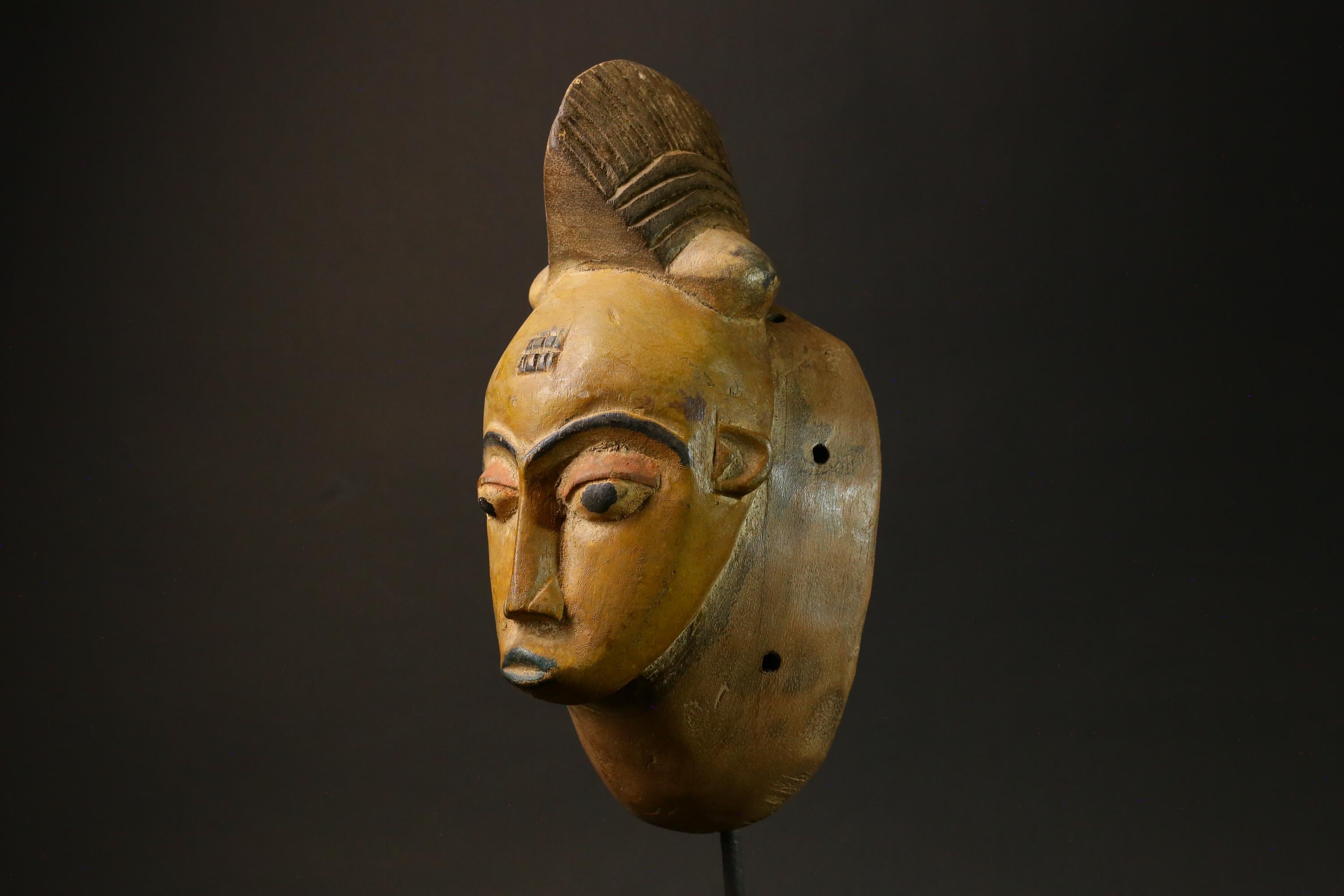 Vintage African Wooden Mask Hand-Carved Guro Gu Wall Décor for Home Masks for wall-4467