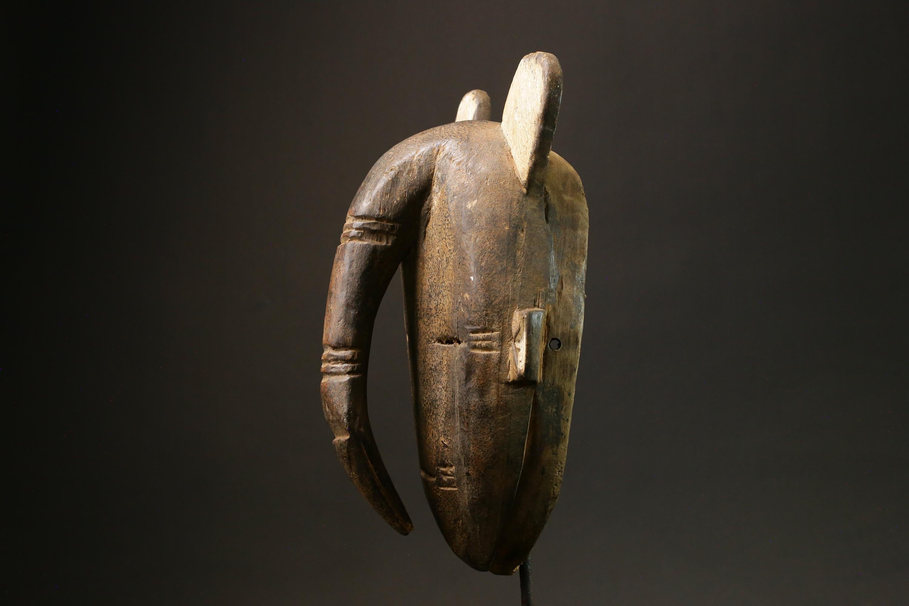 African Guro Mask - Handmade Carved Wood Wall Hanging with Elephant Nose Masks for wall-9120