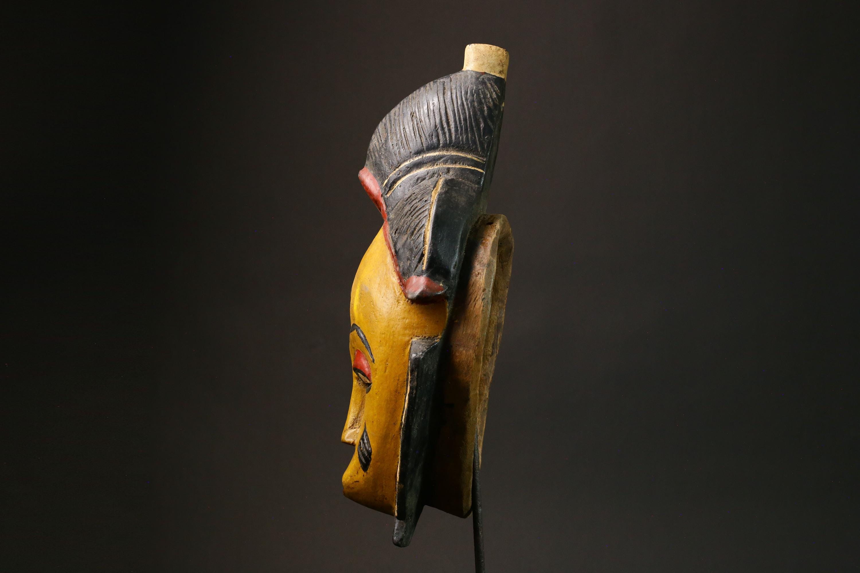 African Handmade Guru Mask Unique Wall Art Decor from Côte d'Ivoire Ideal for Home Decorative Ethnic Artisan Craft Traditional Style -7918