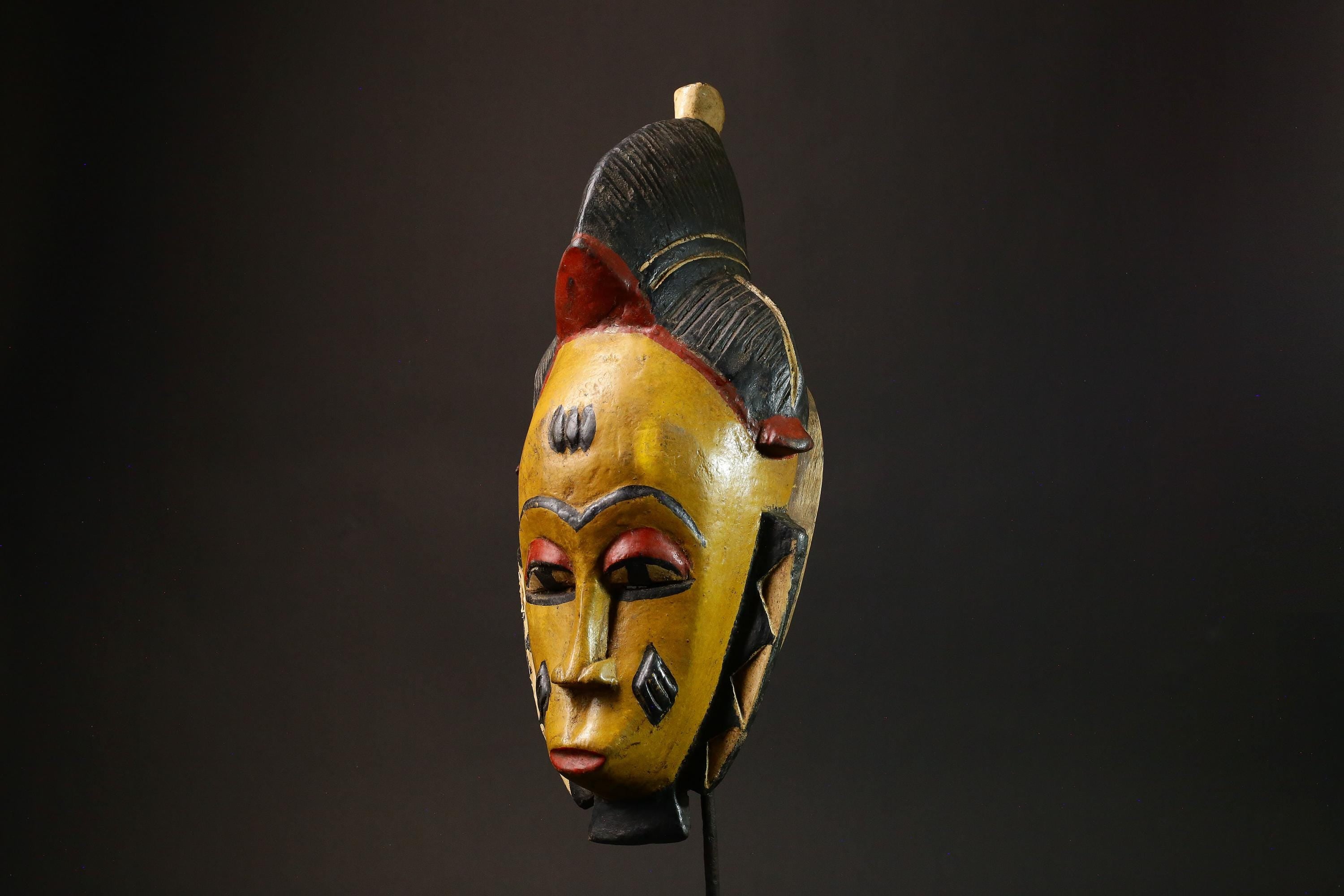 African Handmade Guru Mask Unique Wall Art Decor from Côte d'Ivoire Ideal for Home Decorative Ethnic Artisan Craft Traditional Style -7918