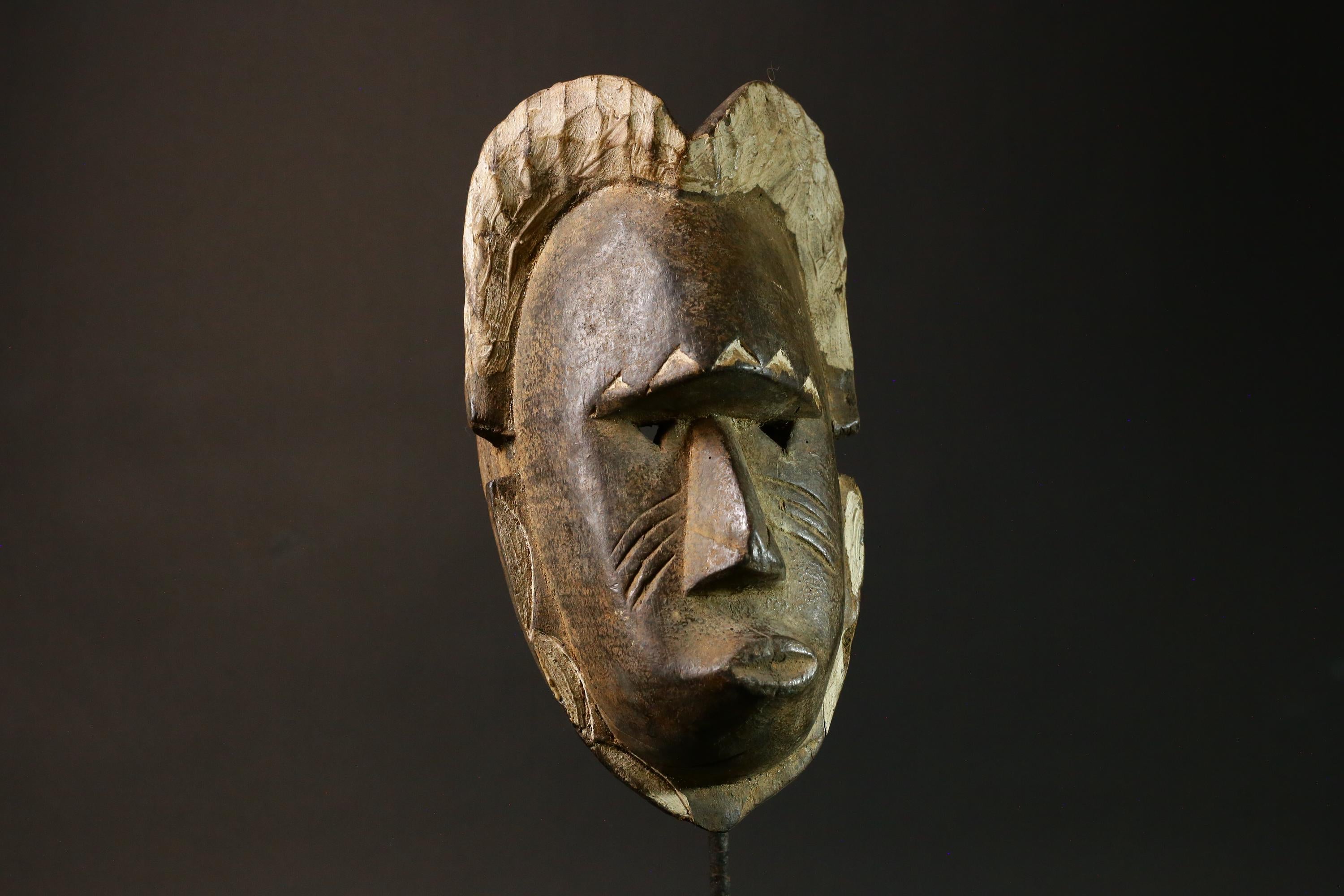 African Hand-Carved Vintage Wooden Wall Mask Unique Guro Tribal Art Mask for Home Decor Ethnic Wall Hanging Decor - 4556