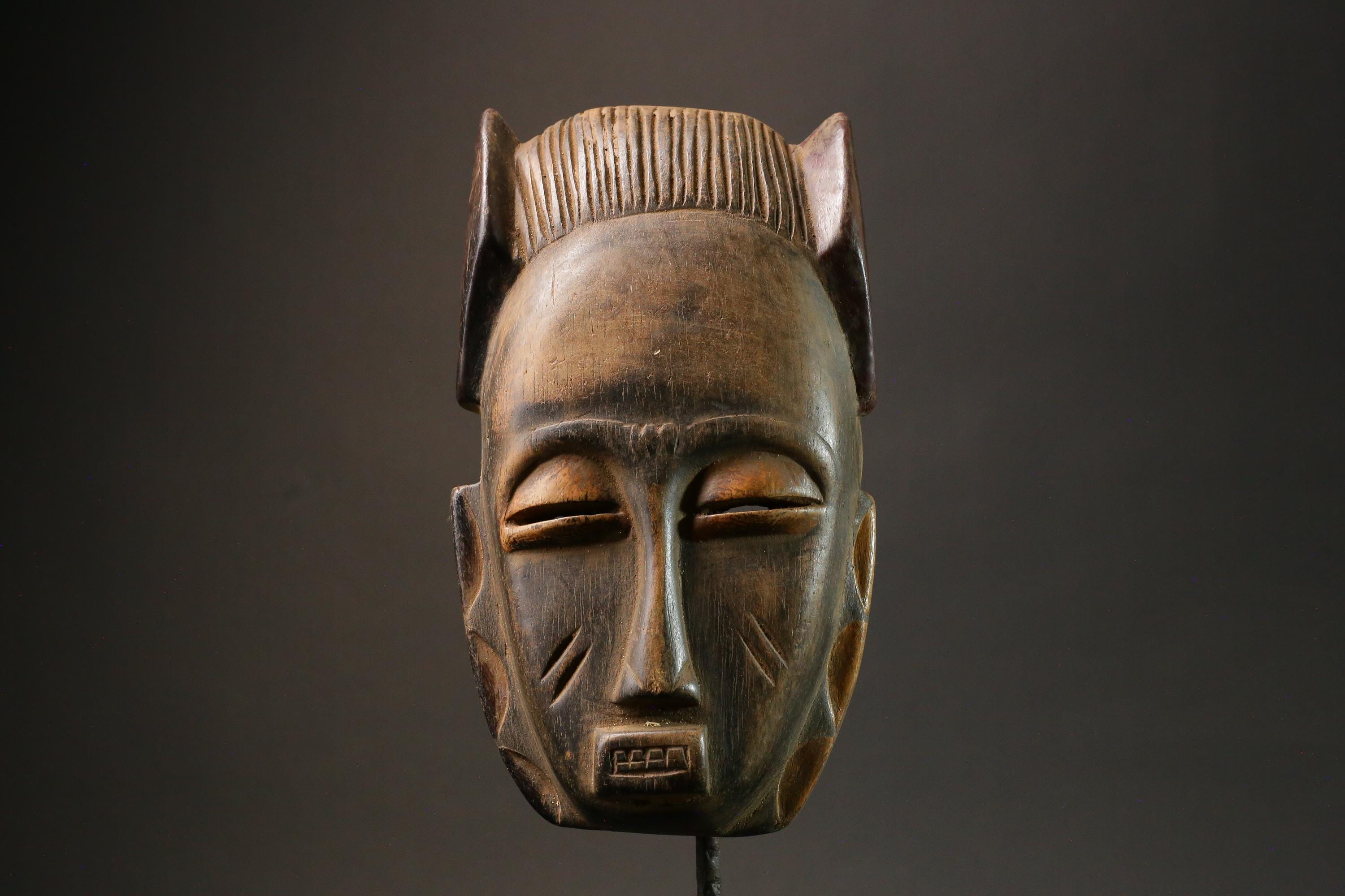 African Tribal Guro Wood masks Hand Carved Vintage Wood Hanging Masks for wall-7557