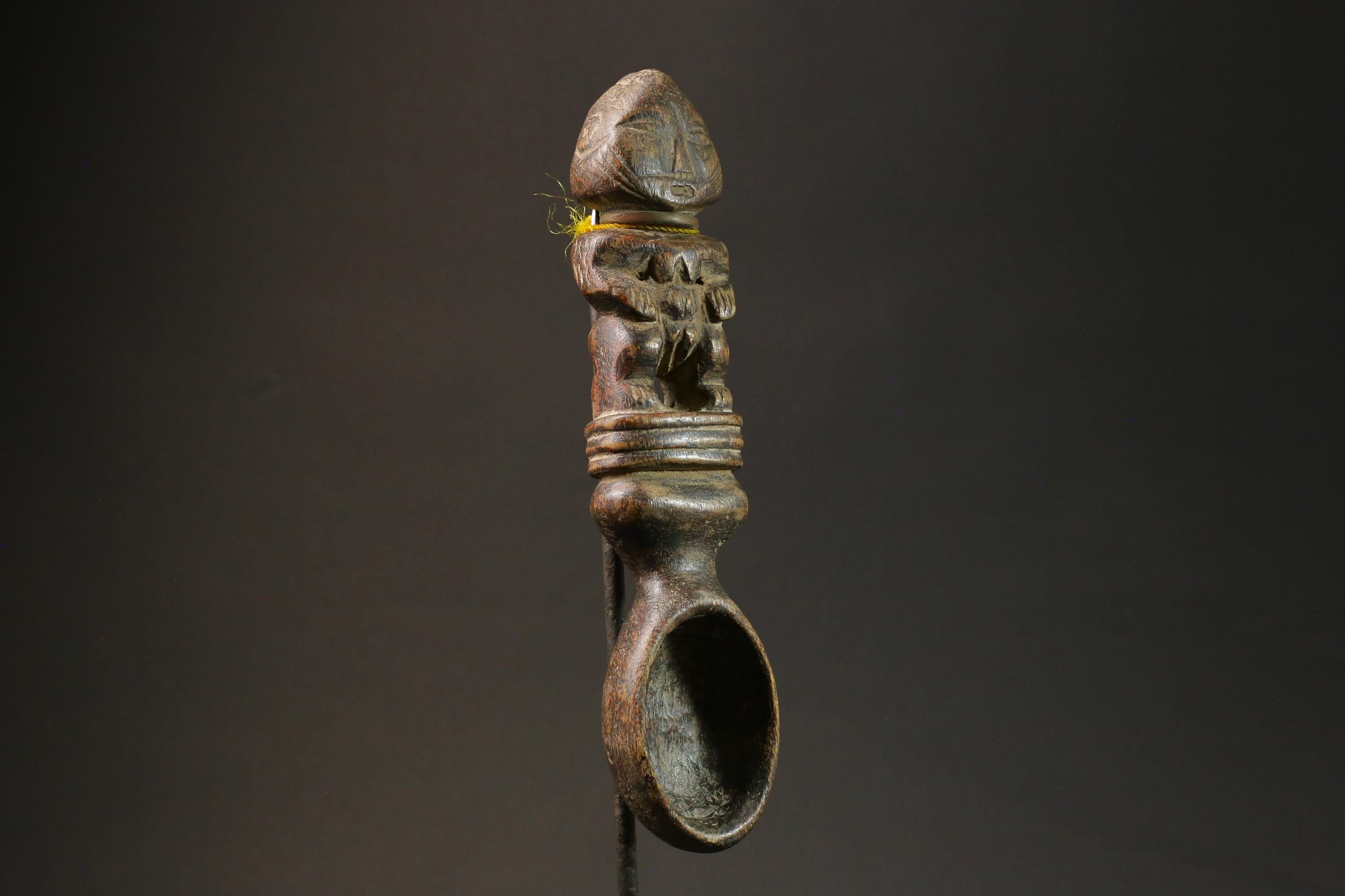 african statue wooden figure Mangbetu Spoon Mask Showcases Impeccable-7528