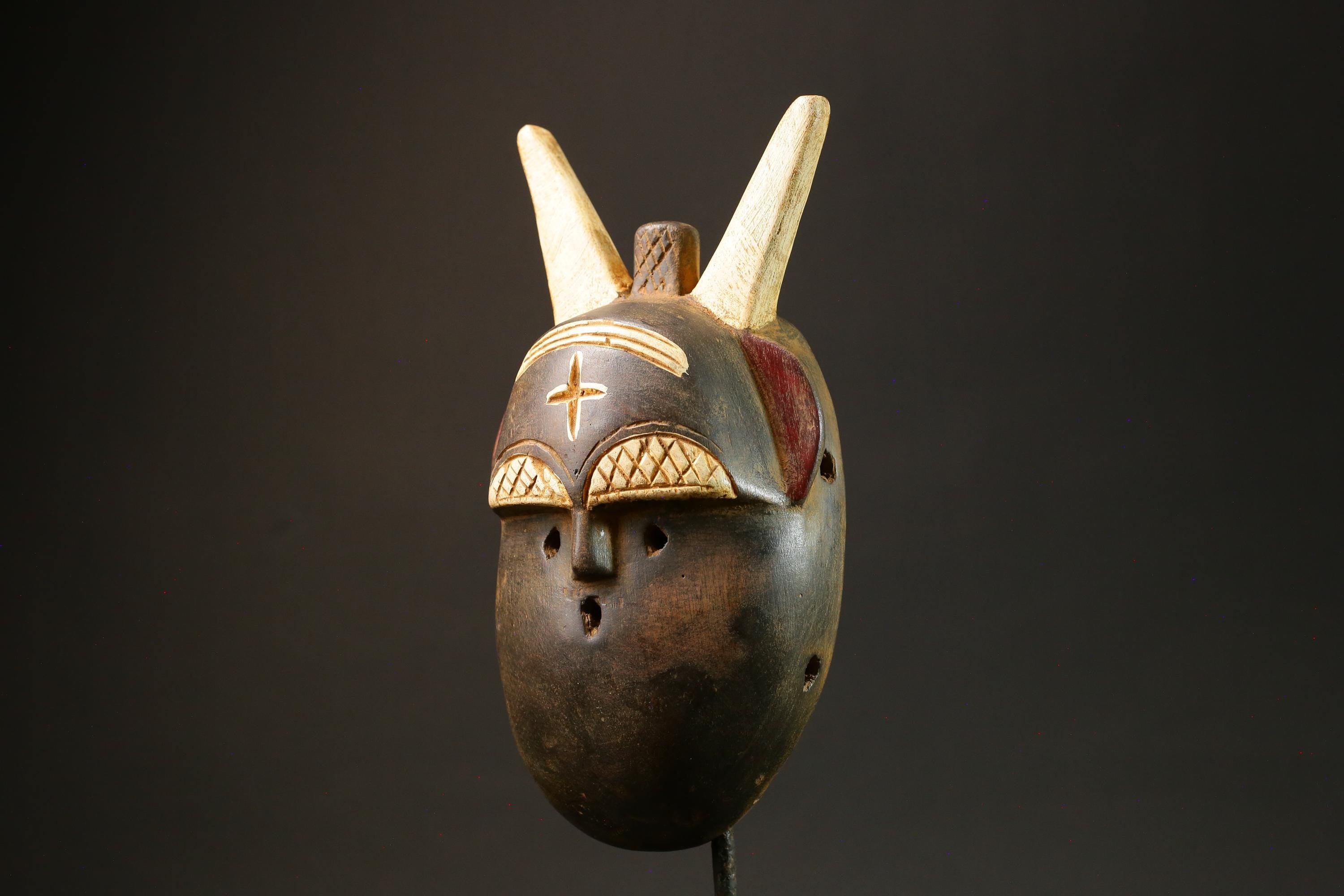 African Mask Toma Handcrafted Wooden Face Portrait with Horns Wall Decor Masks for wall-G3046