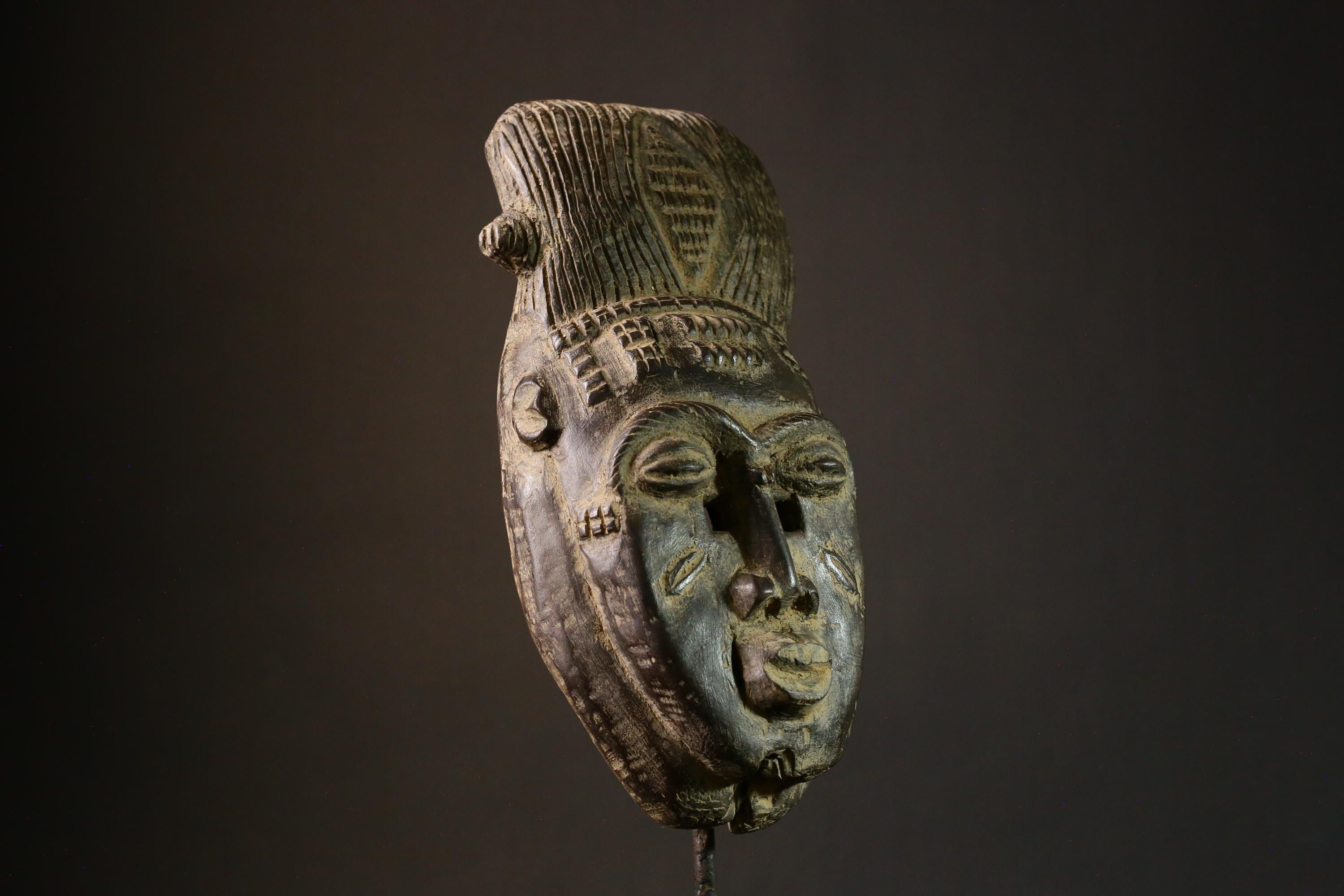 African Antique Dan Bambara Mask Hand-Carved Wooden Wall Hanging | Tribal Art, Ethnic Decor, Vintage Mask, African Sculpture-G3304