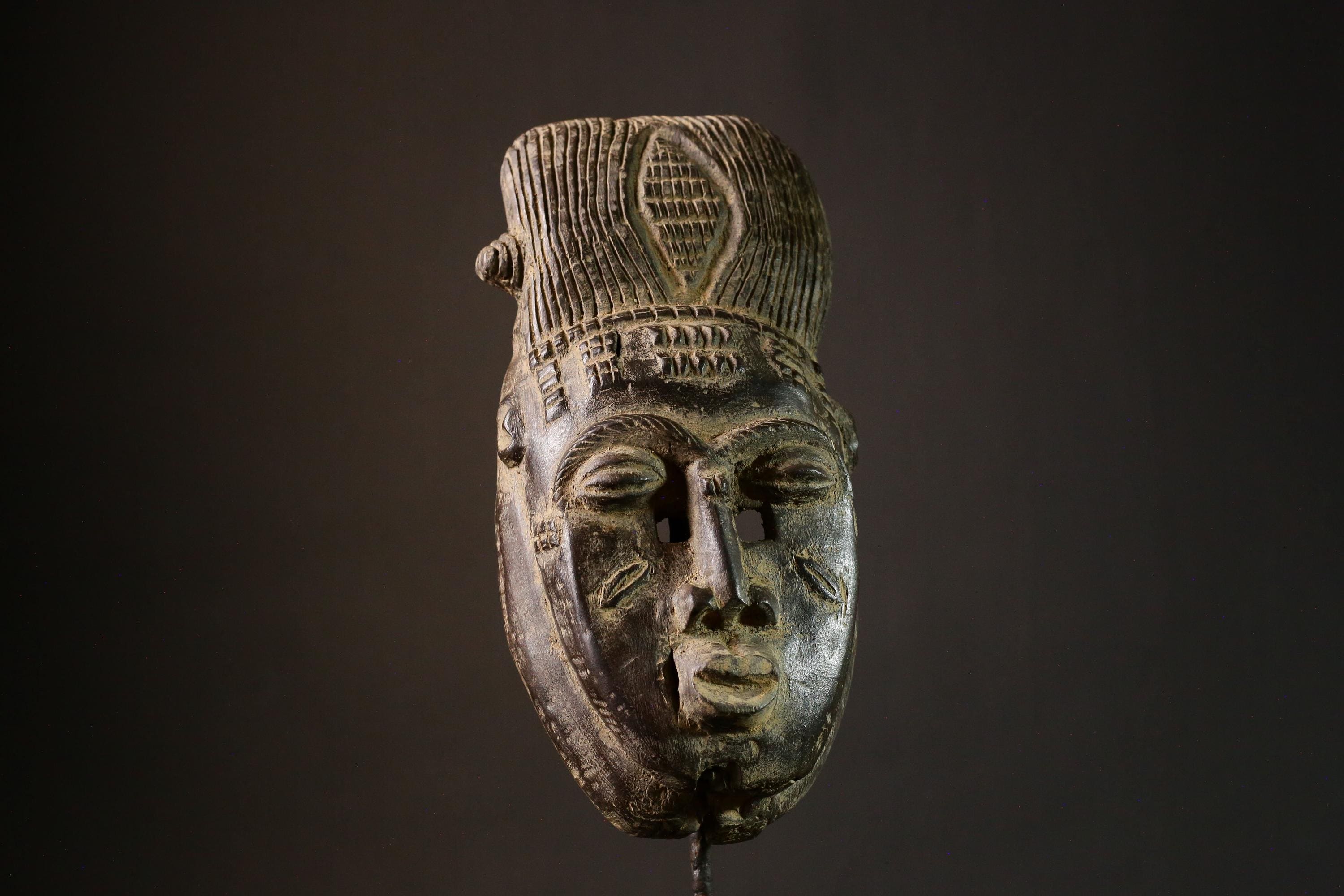 African Antique Dan Bambara Mask Hand-Carved Wooden Wall Hanging | Tribal Art, Ethnic Decor, Vintage Mask, African Sculpture-G3304