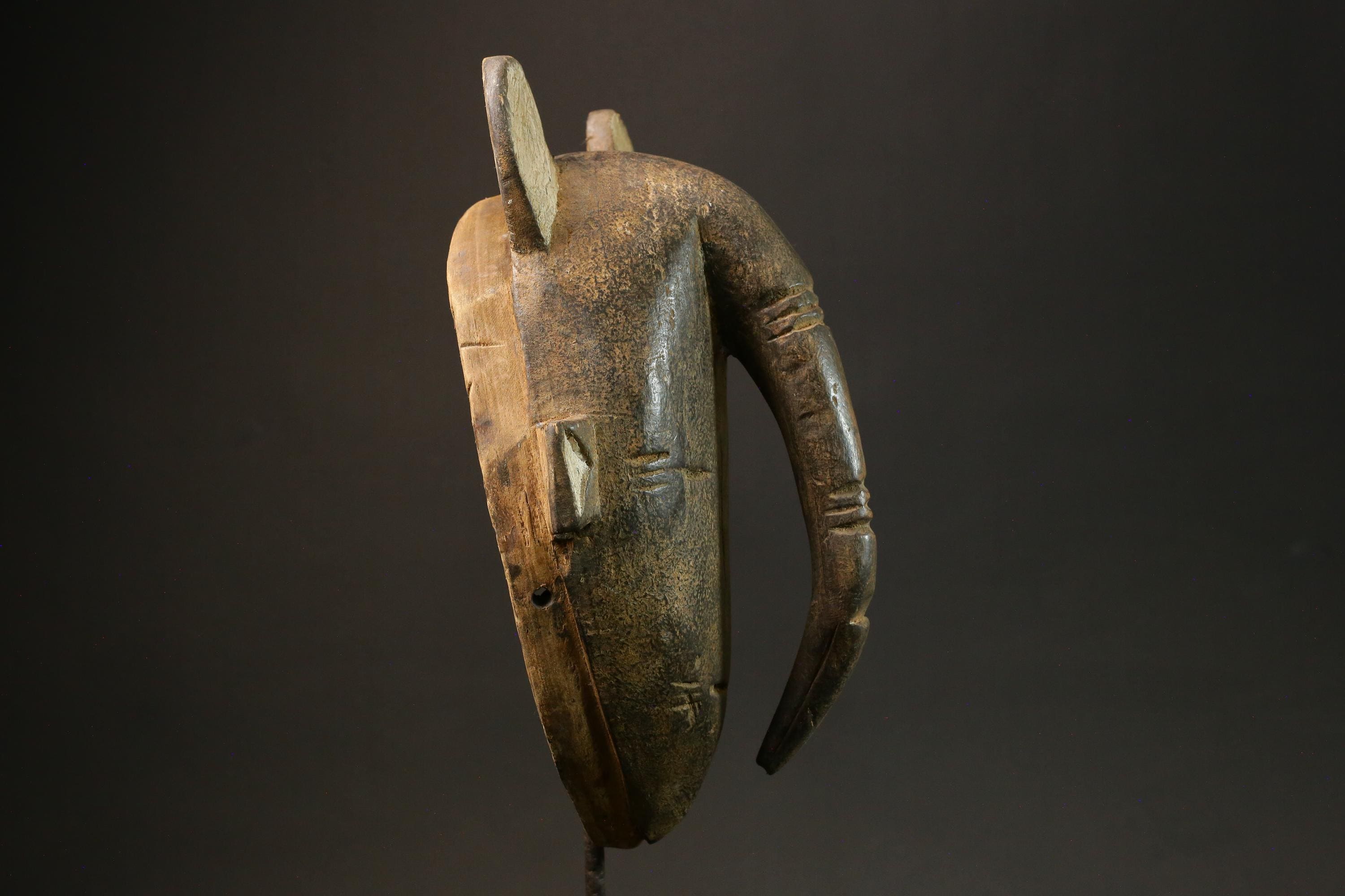 African Guro Mask - Handmade Carved Wood Wall Hanging with Elephant Nose Masks for wall-9120
