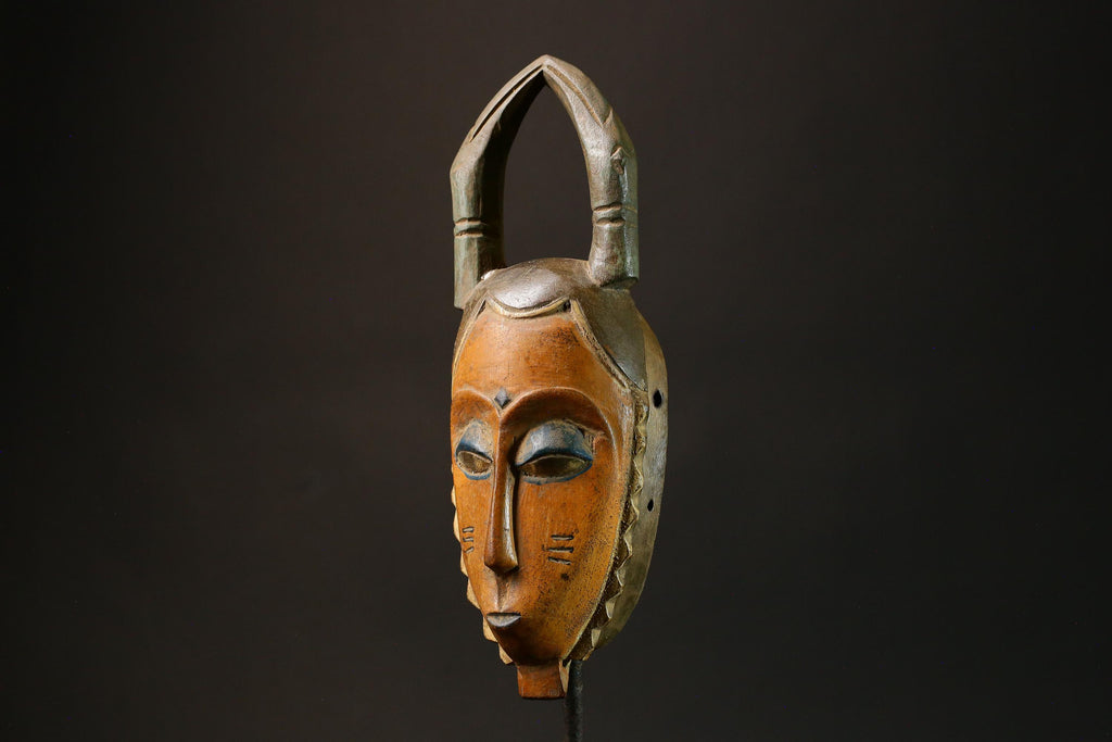 African Carved Guro Gu Mask Handcrafted Wooden Tribal Wall Decor Unique Home Art Piece Traditional Mask for Cultural Decoration 9180