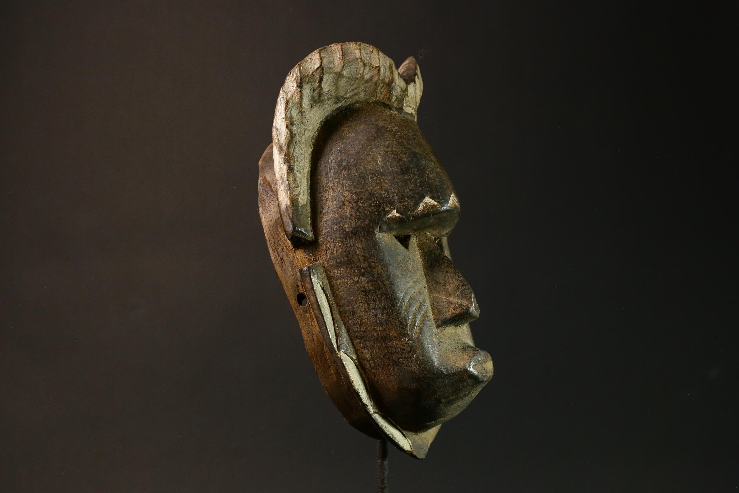African Hand-Carved Vintage Wooden Wall Mask Unique Guro Tribal Art Mask for Home Decor Ethnic Wall Hanging Decor - 4556