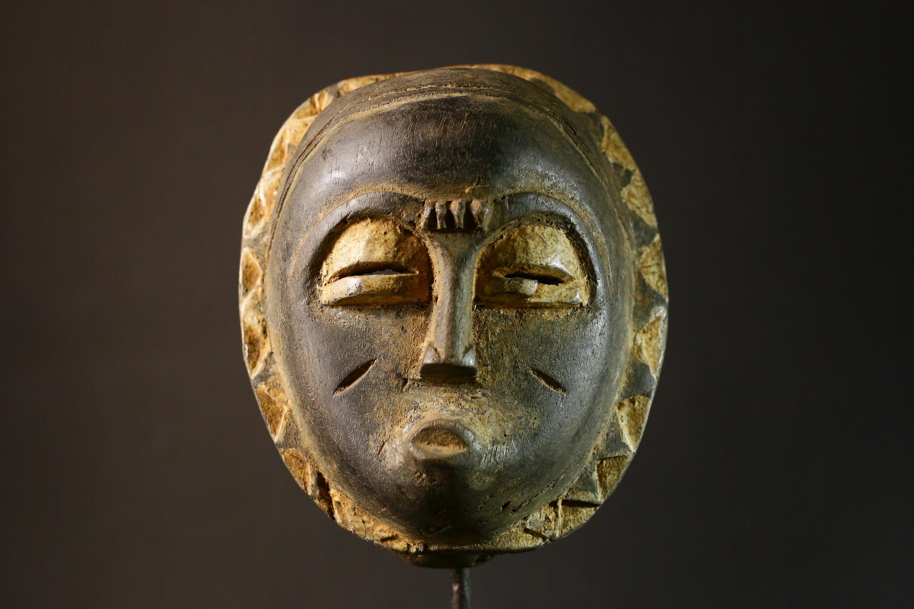 African mask Gugu Tribe African Mask The Face of the Sun Unique Cultural Collectible Art Piece 4928