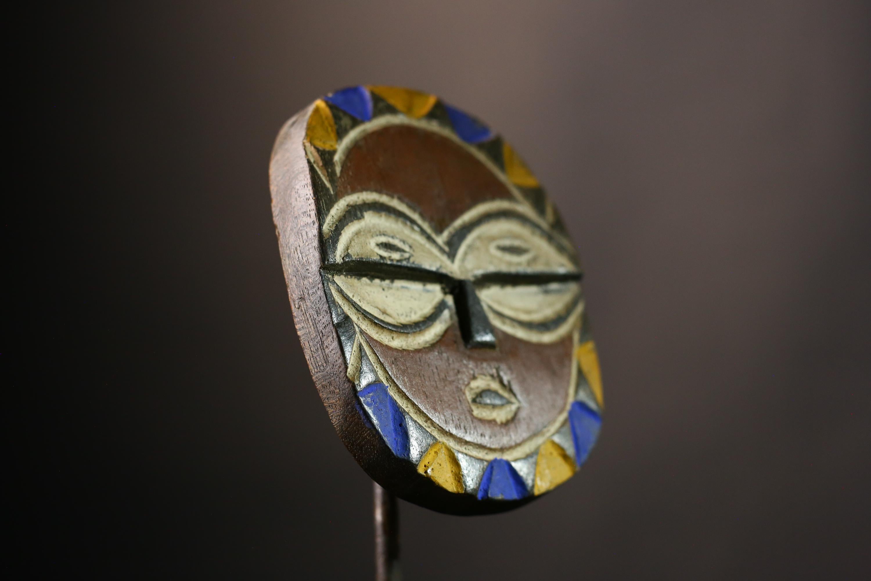 African Tribal Face Sun Mask from Eket, Nigeria Vintage Art Piece Rare Wall Decor for Unique Cultural Aesthetic and Home Style -G3608