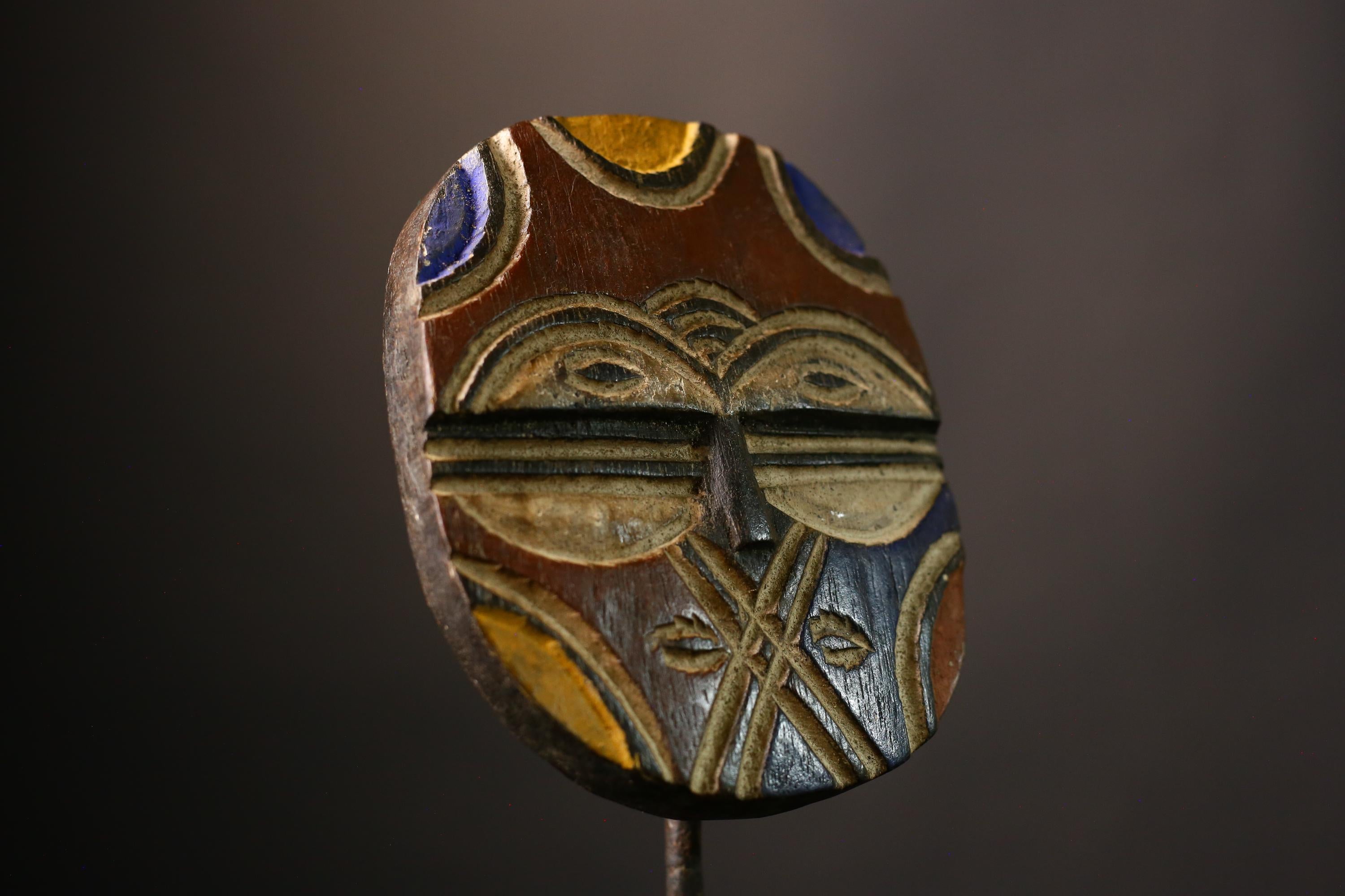 African Tribal Face Sun Mask from Eket, Nigeria Vintage Art Piece Rare Wall Decor for Unique Cultural Aesthetic and Home Style -G3607