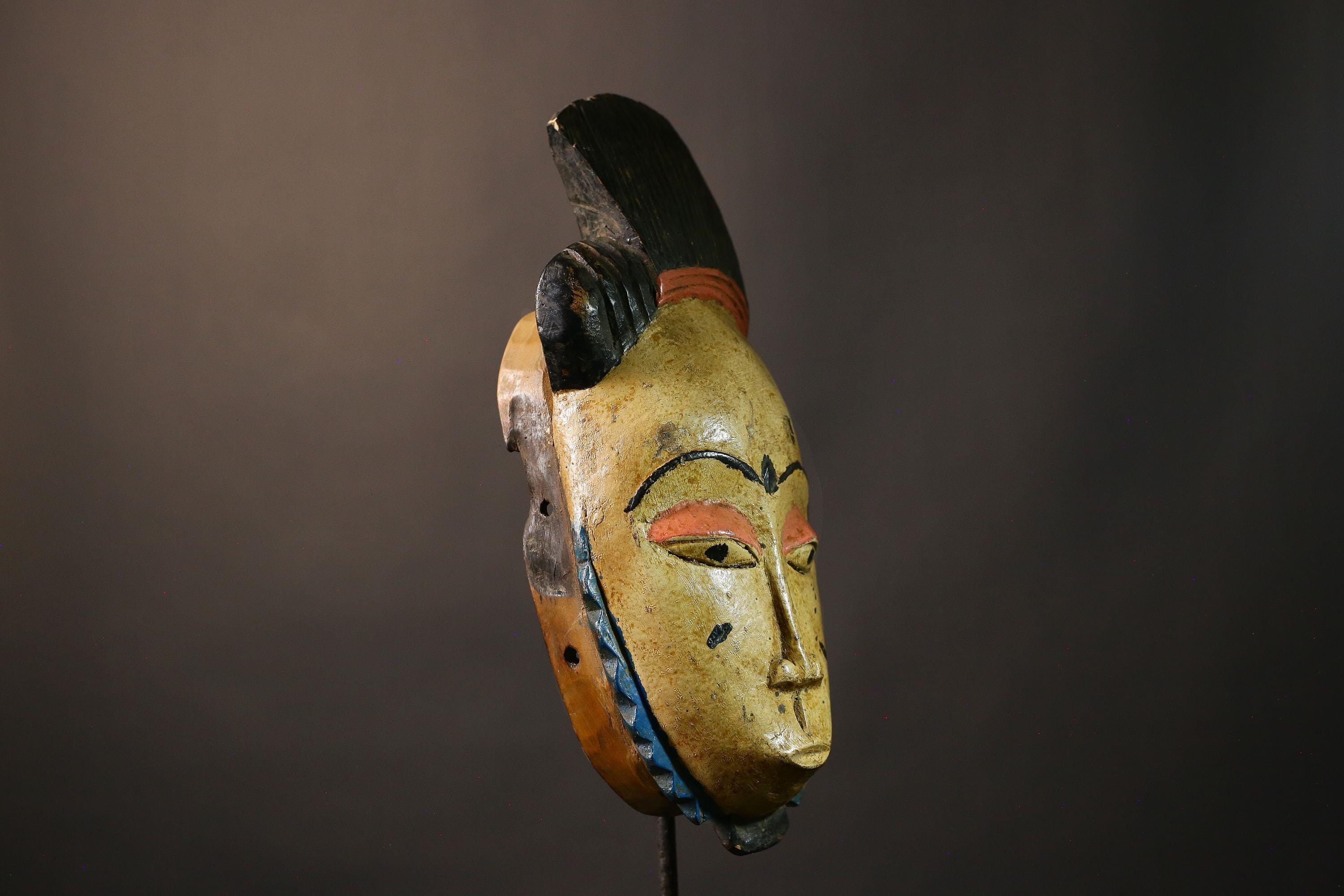 African Hand-Carved Tribal Masks Unique Guro Baule Face Wall Decor Authentic Wood Craft Exquisite Home Accent Cultural Heritage Piece-G3621