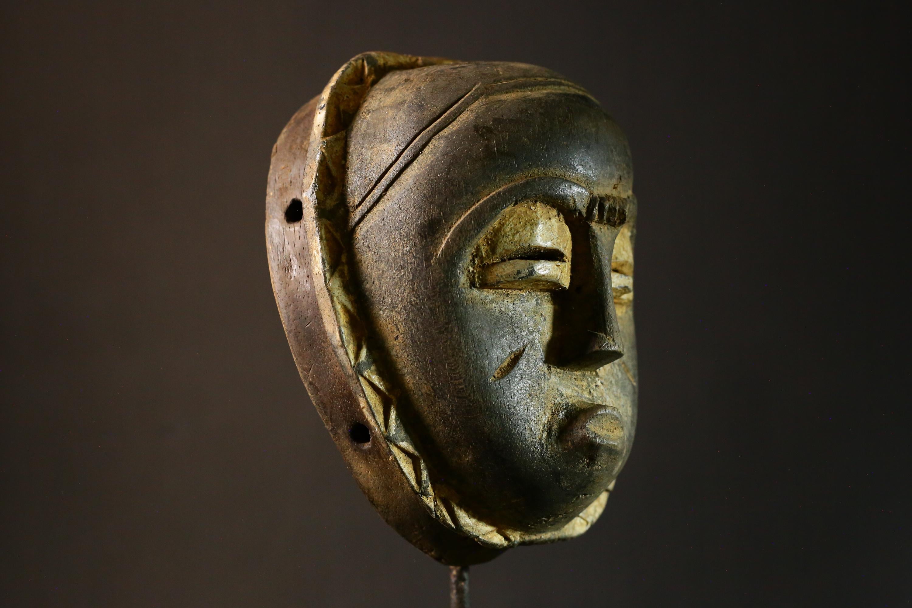 African mask Gugu Tribe African Mask The Face of the Sun Unique Cultural Collectible Art Piece 4928