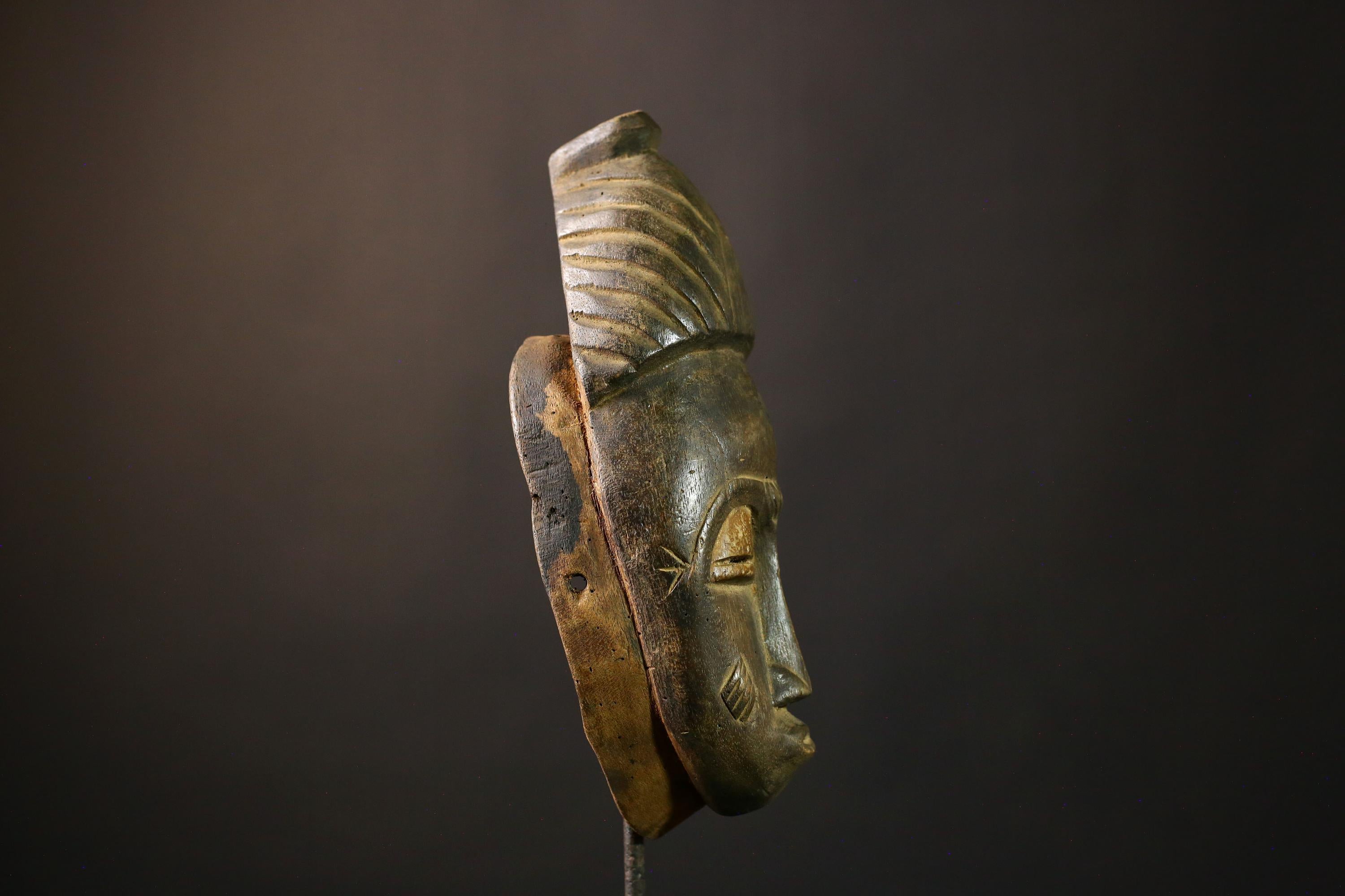 African Mask Hand-Carved Vintage Guro Art Sculpture - Unique Tribal Wall Decor, Ethnic Home Accent, Cultural Collector’s Piece  -5279