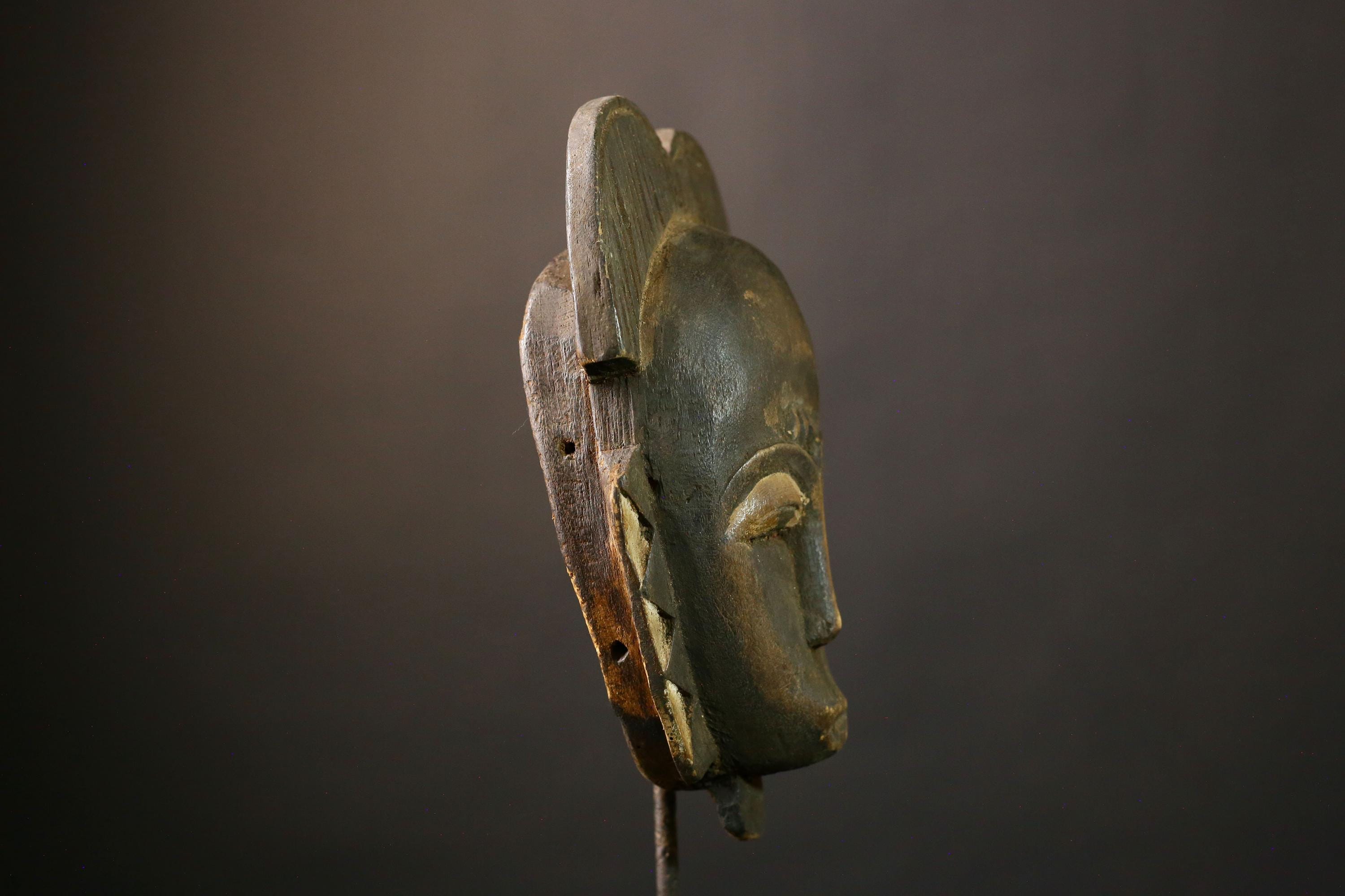 African Mask Handmade Guro Tribal Wall Art - Vintage Carved Wood Face Decor, Unique Cultural Sculpture for Home Decor Collectors -5304