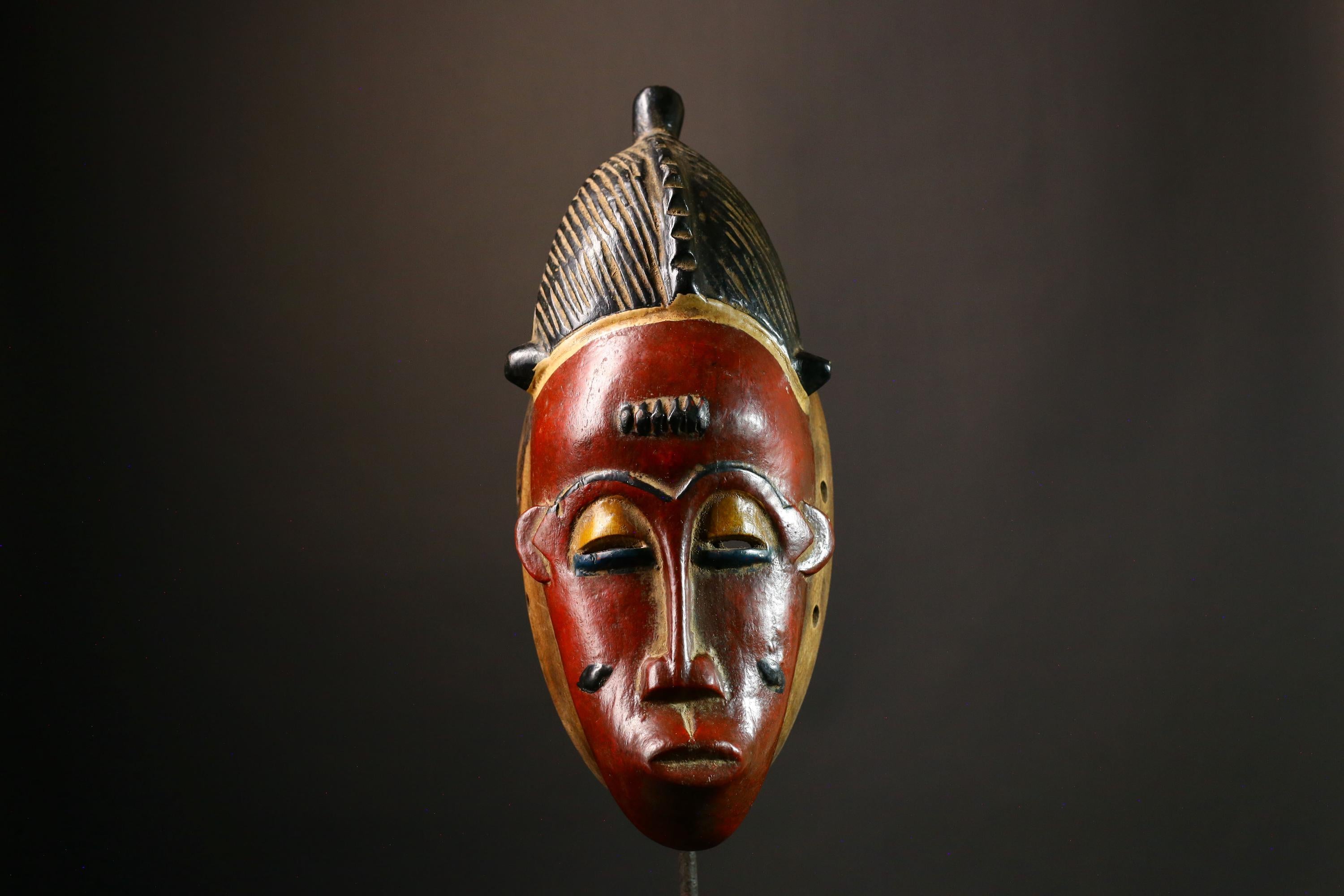 African Mask Authent Traditional Yaure Tribe Wall Mask, Hand-Crafted Brown Art Collectible, Unique Cultural Home Decor Piece for Art -9438